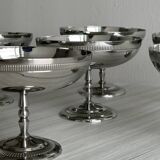 Set of 6 shiny stainless steel footed bowls