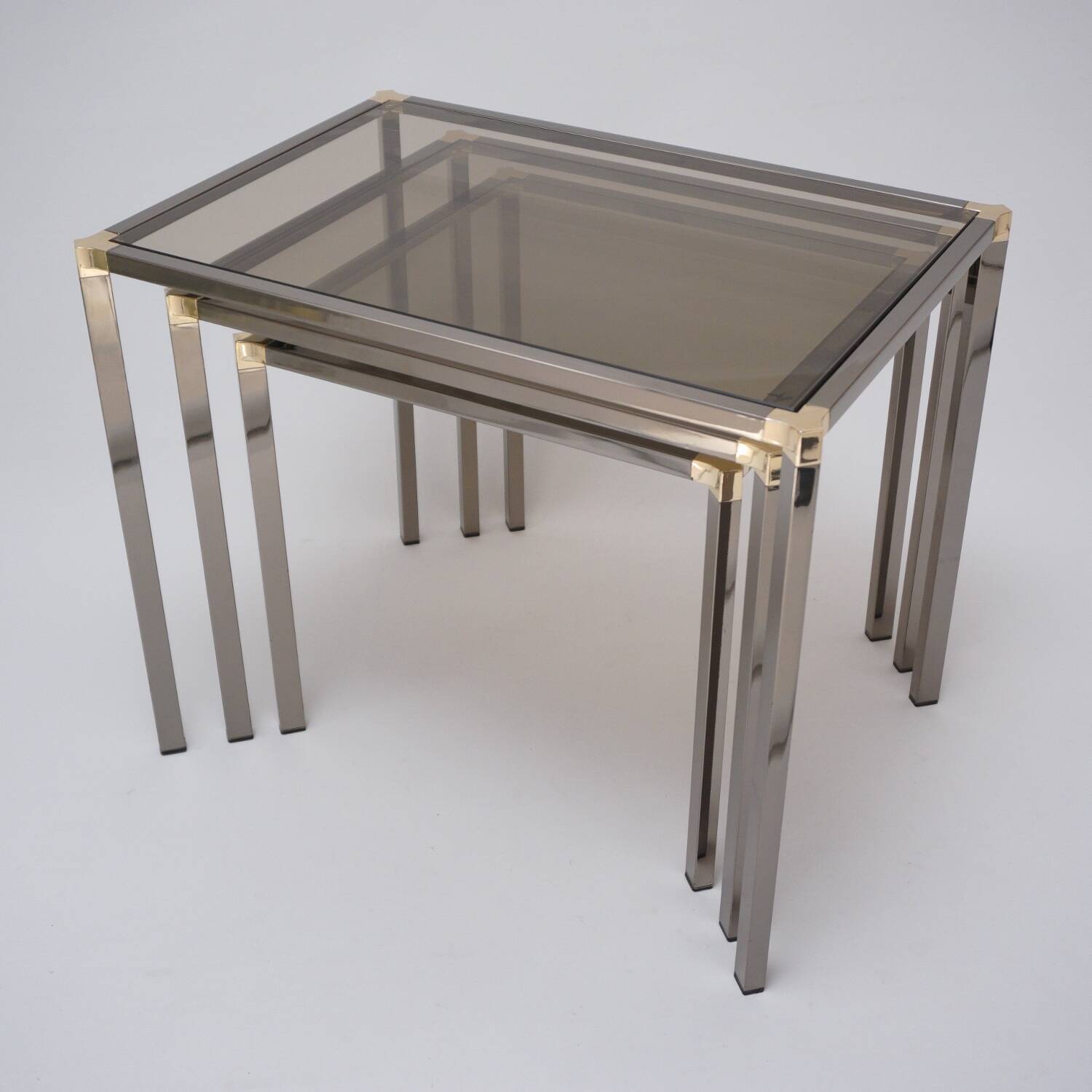 Tables gigognes vintage en métal plaqué ou et verre graphite chrome par Kesterport pour Harrods 1980 Royaume-Uni