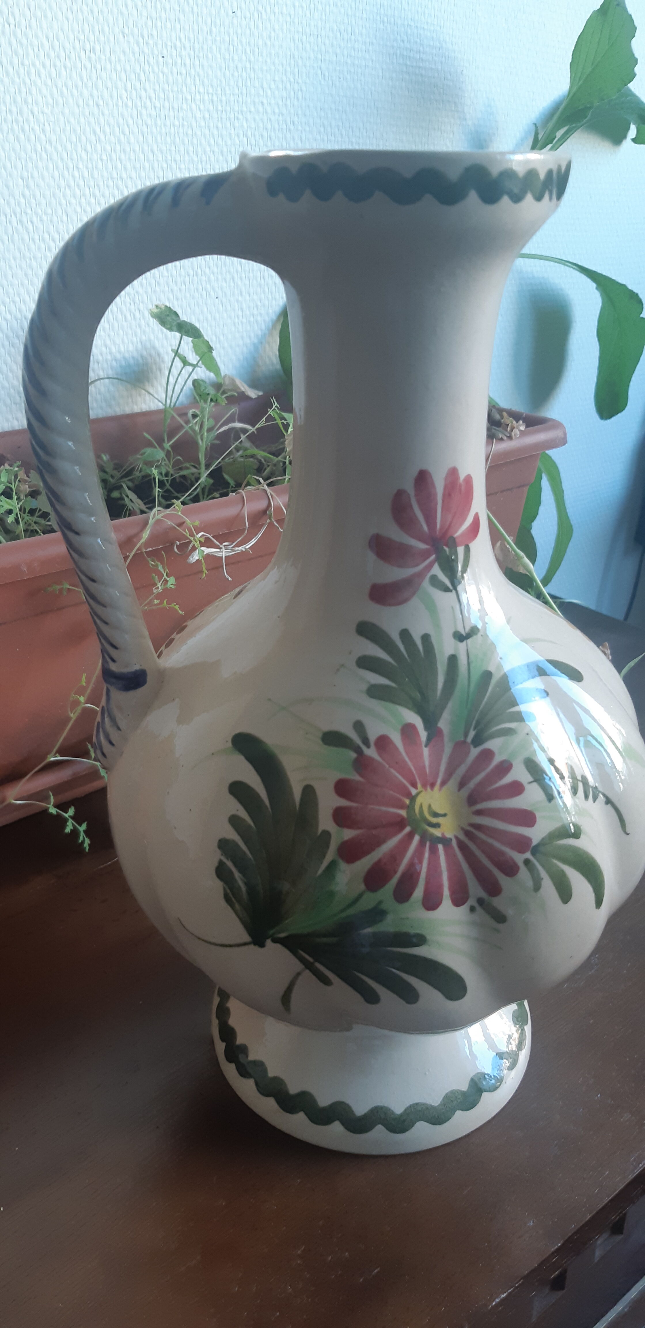 Earthenware vase with floral decoration, Saint-Clément style