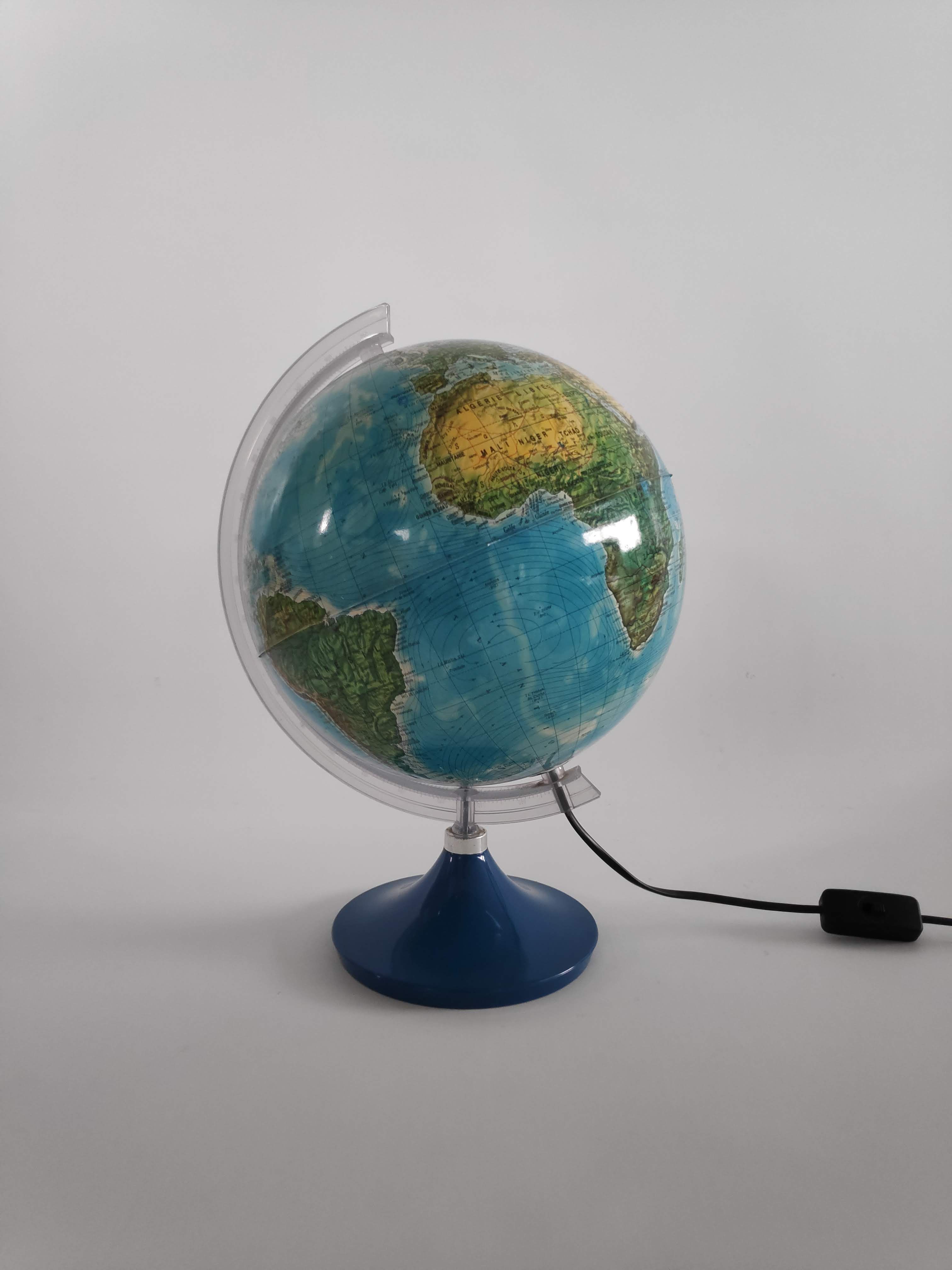 Luminous terrestrial globe of the years 70