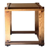 Table d'appoint  / chevet moderniste en bois de pin, design 1970