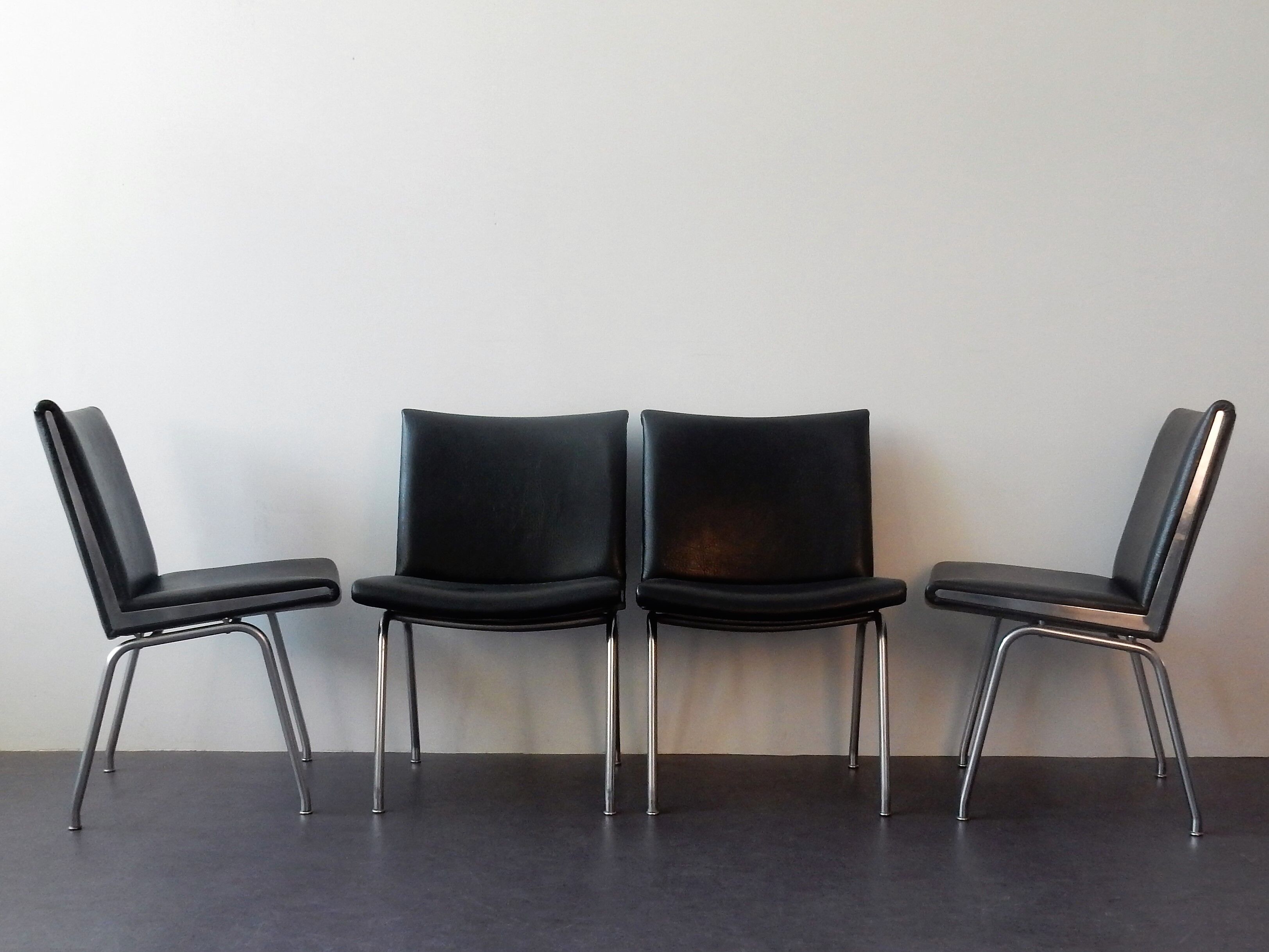 Set of 4 danish AP 40 airport chairs by Hans J. Wegner for A.P. Stolen, 1960