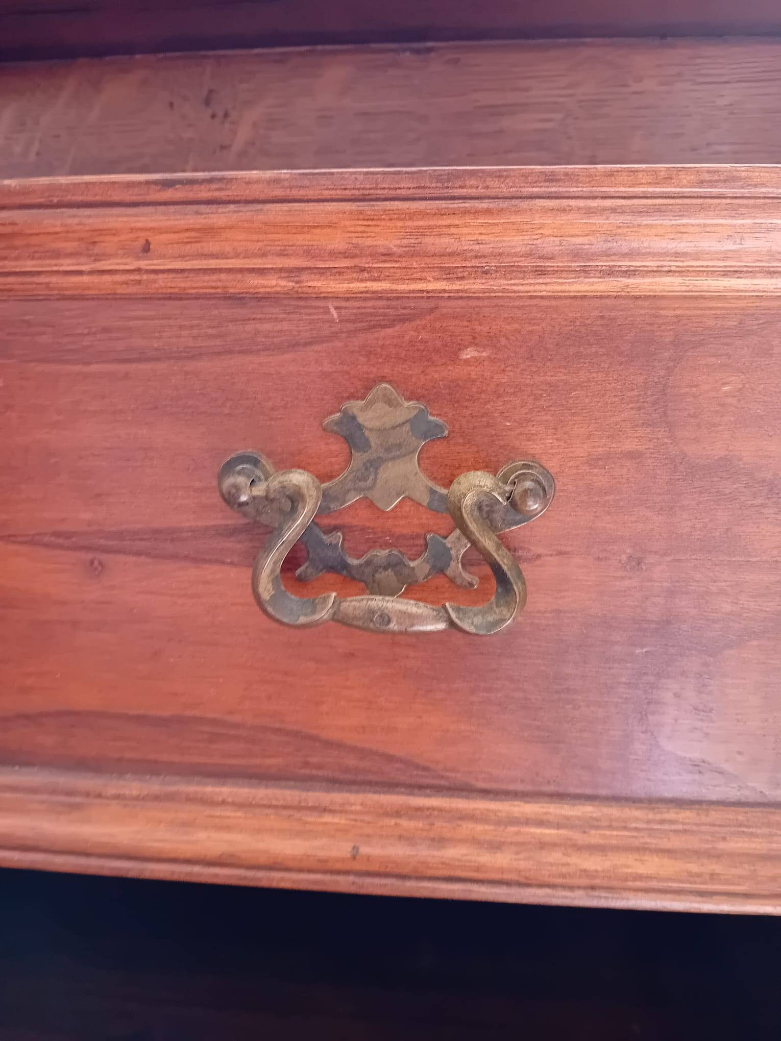 Provençal-style chest of drawers