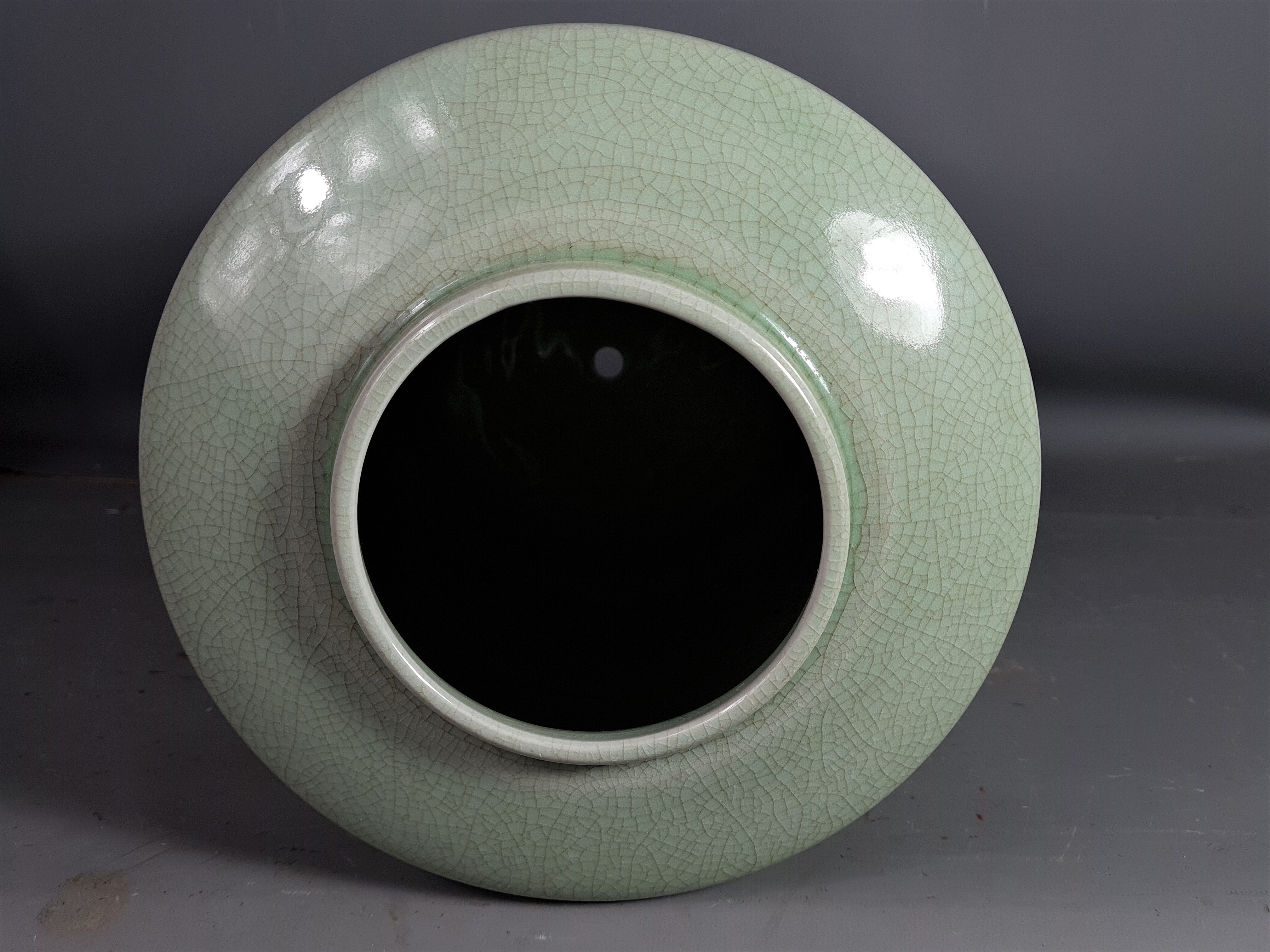 Pot or vase in cracked porcelain celadon Japan vintage 50/60s.