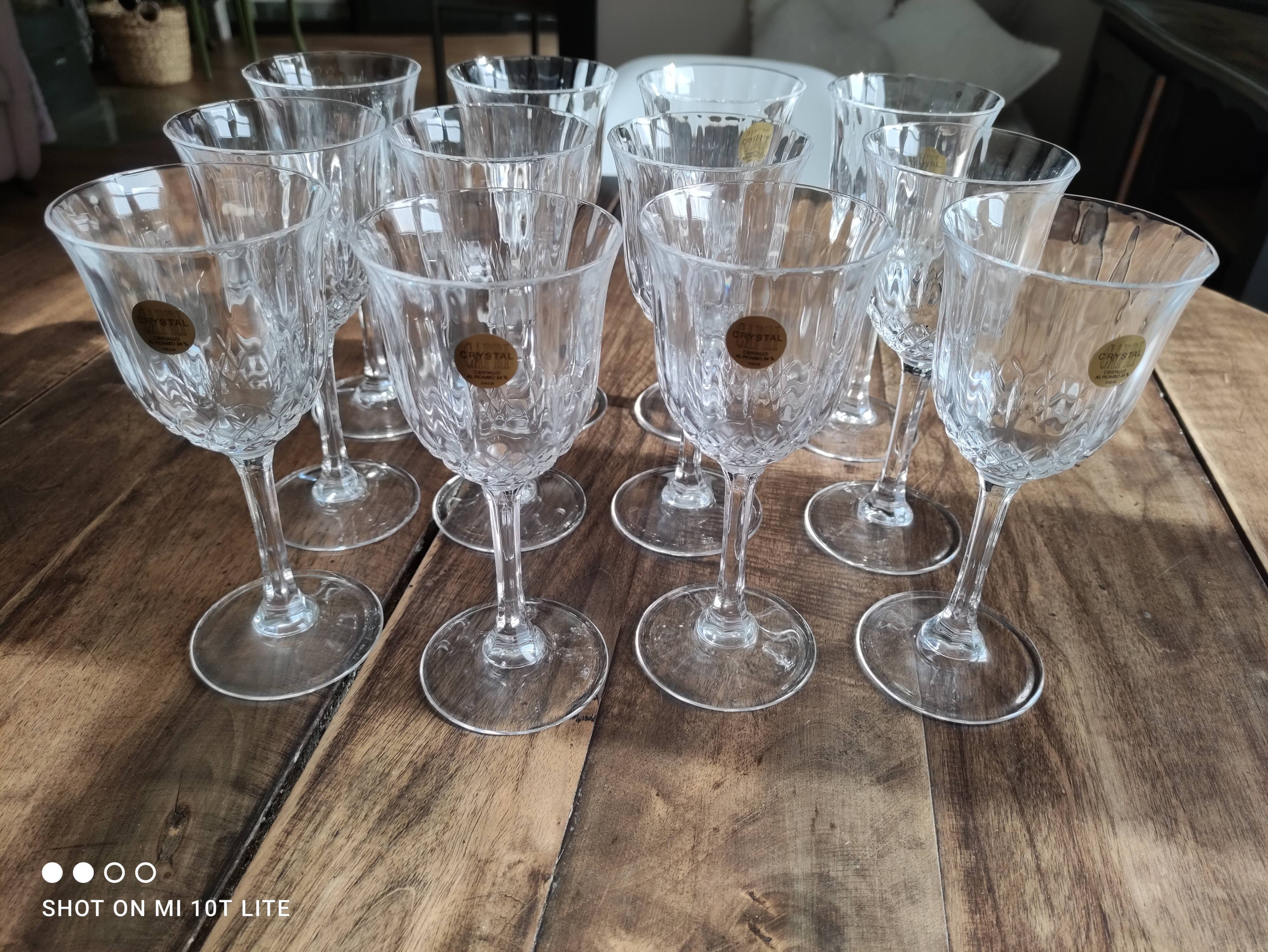 Lot de 12 verres à vin blanc vintage en cristal italien modèle Capri avec boites d'origine