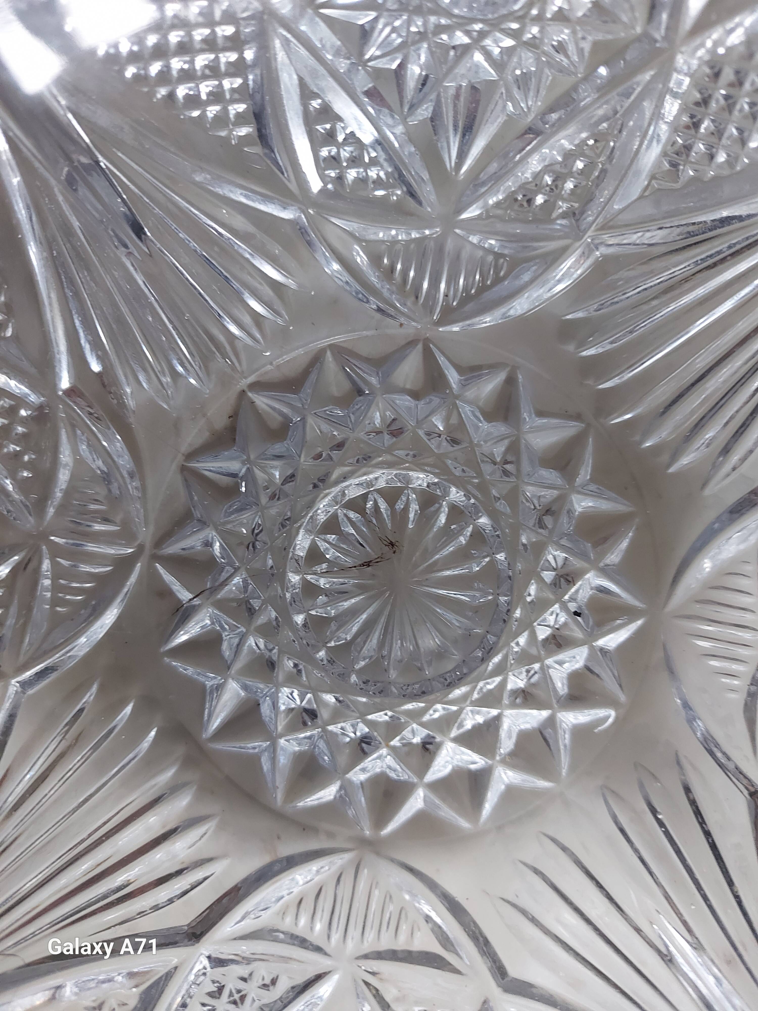 Sangria or fruit service in glass or moulded crystal.