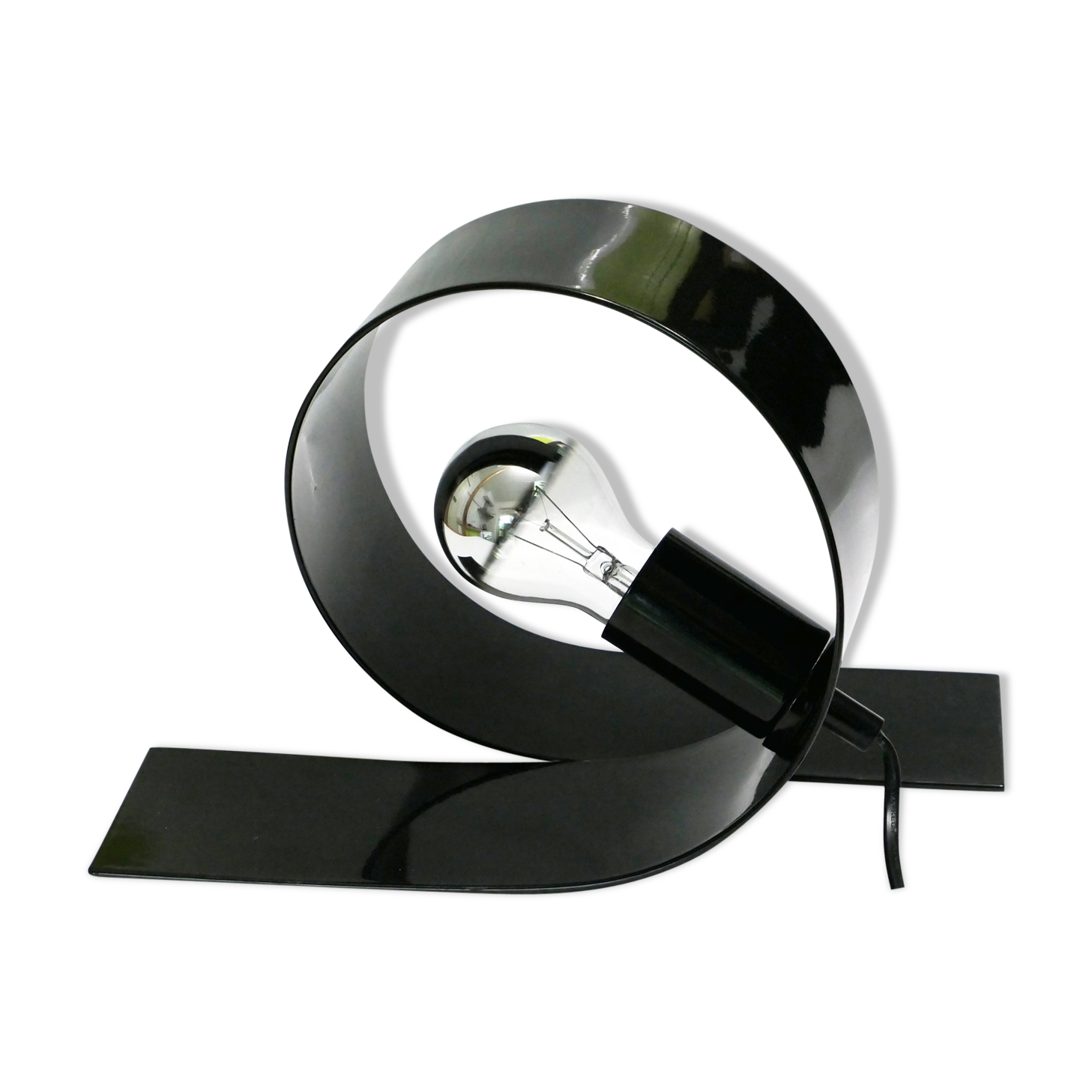 Lampe à poser design en métal laqué noir