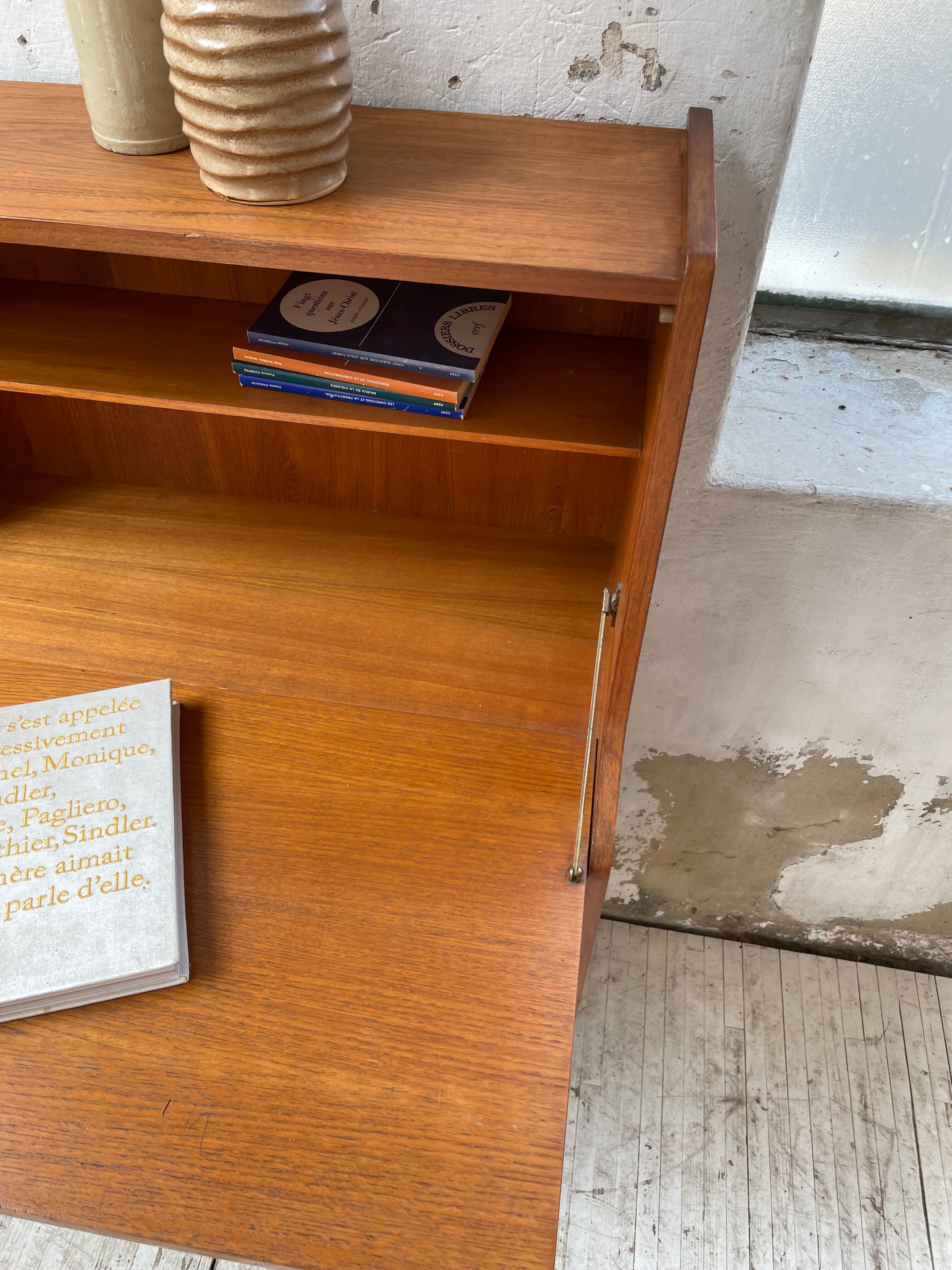 Secretary Samcom teck 1960