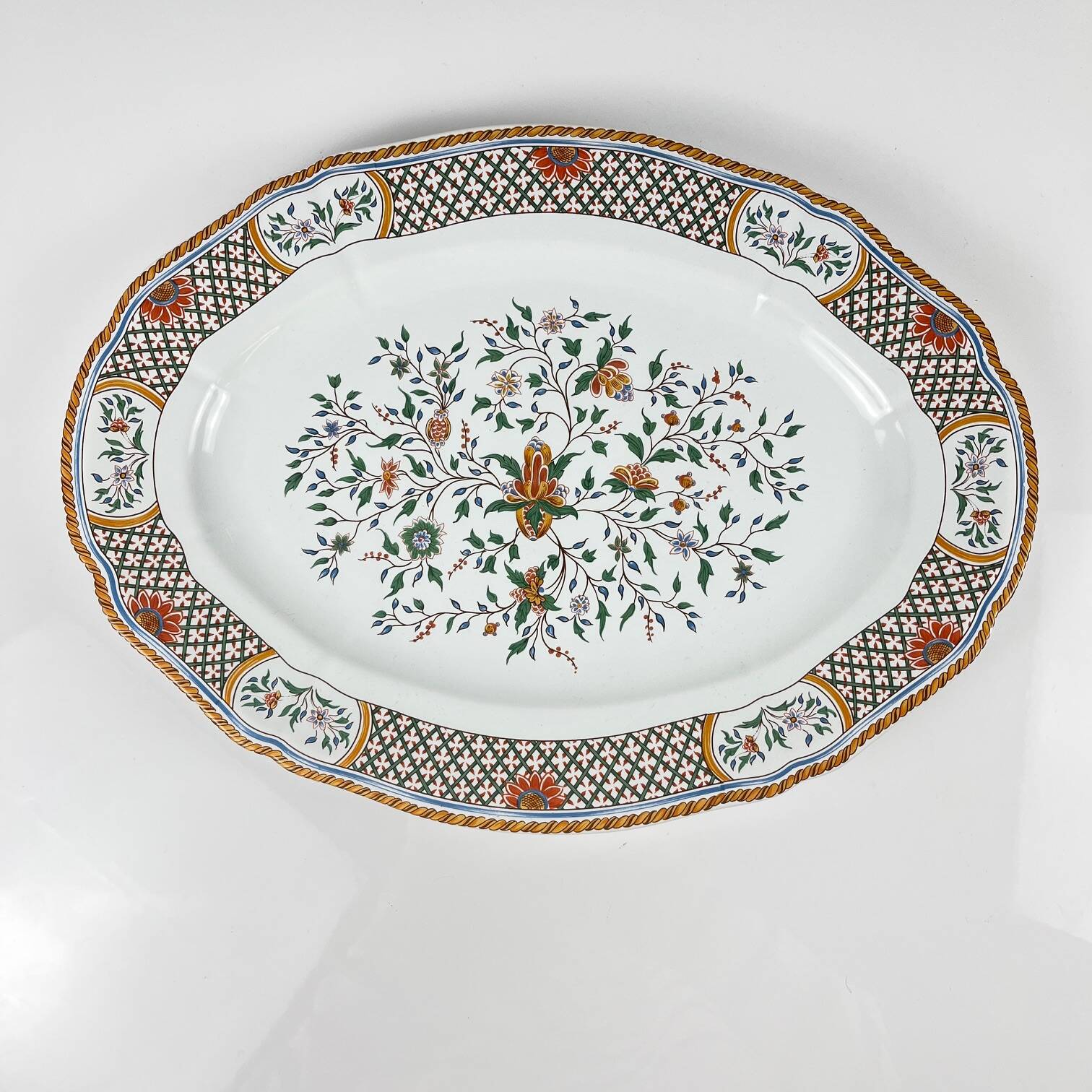 Large oval dish Gien model Rouen Sainfoin, 1990