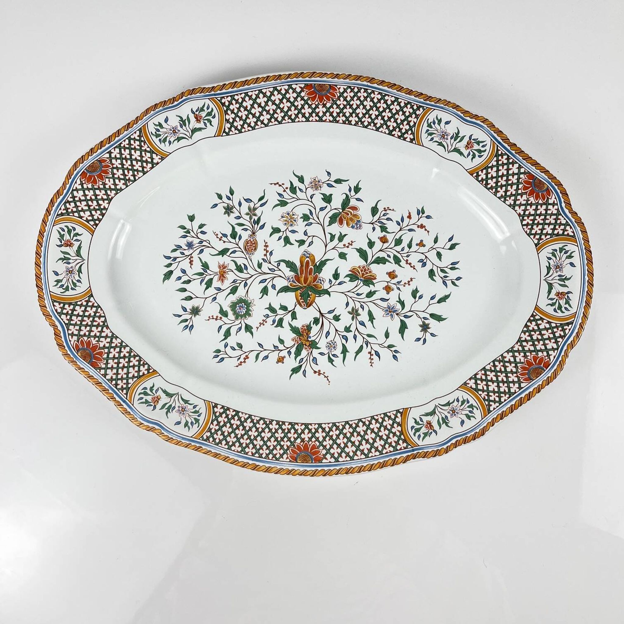 Large oval dish Gien model Rouen Sainfoin, 1990