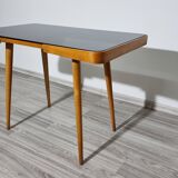 Table basse par Jiri Jiroutek