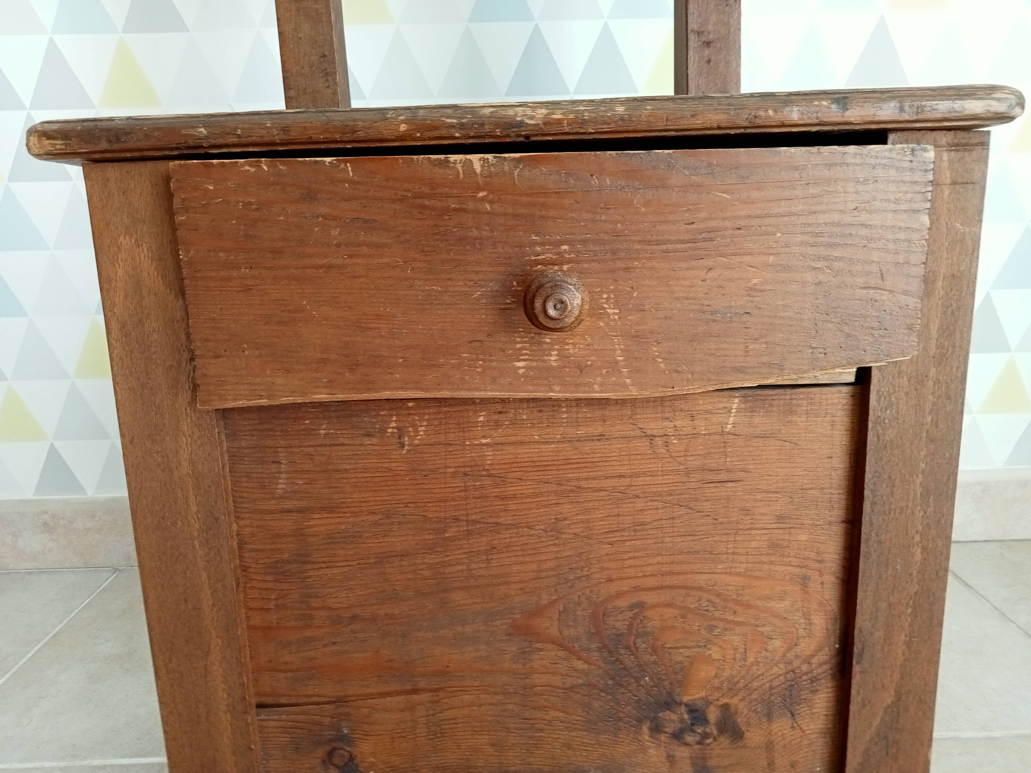 Antique oak shoeshine chair from the 40s/50s
