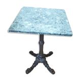 Table bistrot en marbre vert et pied en fonte noir