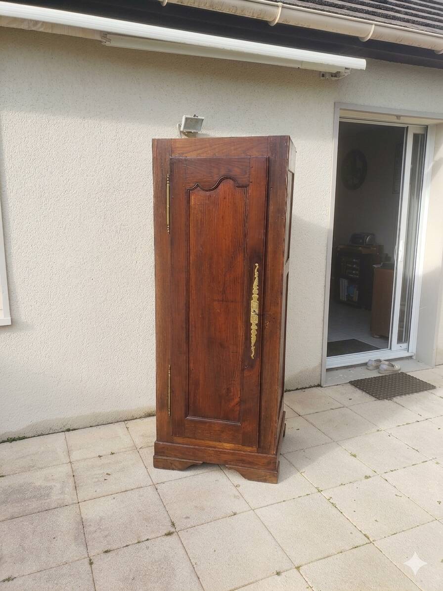 Vintage Louis Philippe style bonnetière wardrobe from the 1800s in cherry wood.