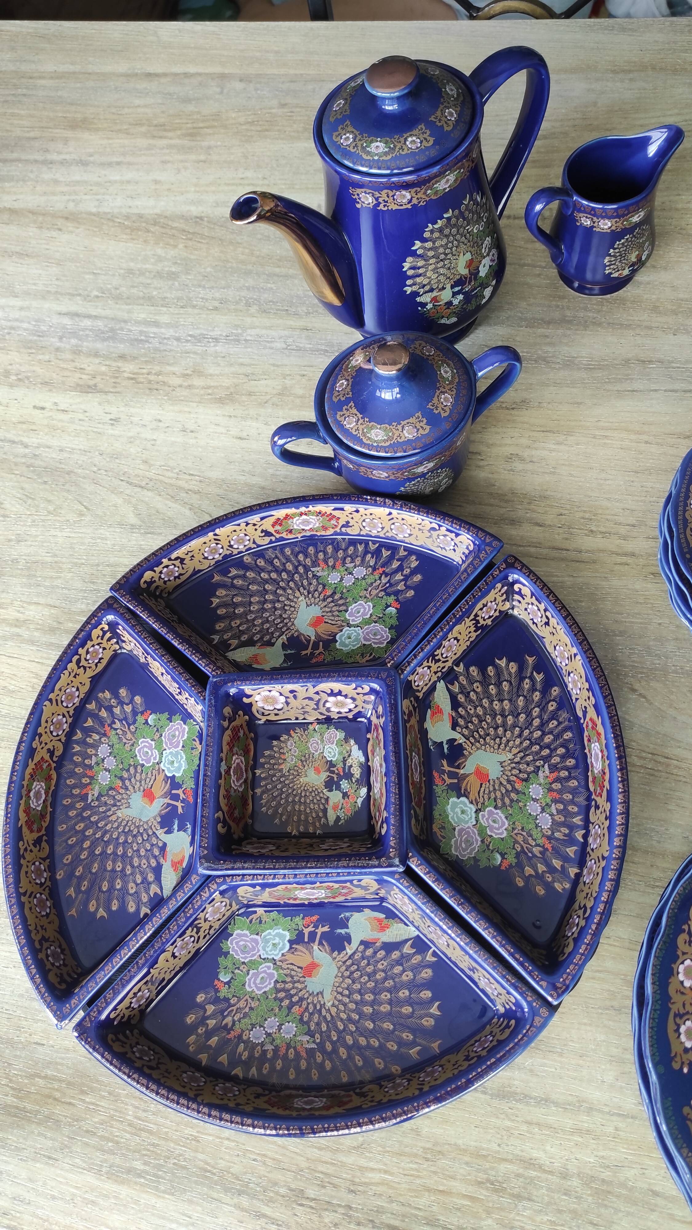 Superb complete table service "Taous" in cobalt blue porcelain.