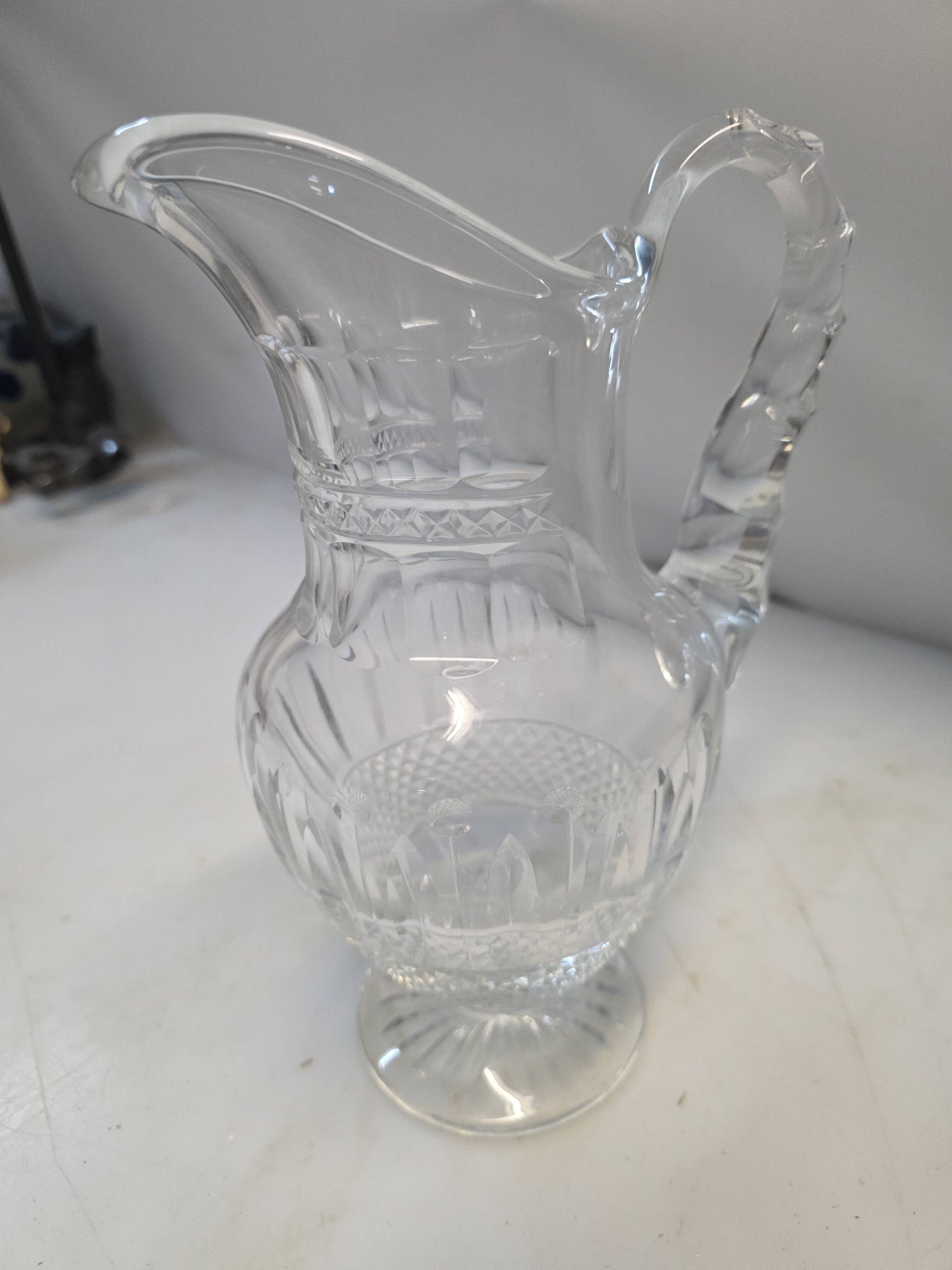 Cut crystal water jug from Saint-Louis