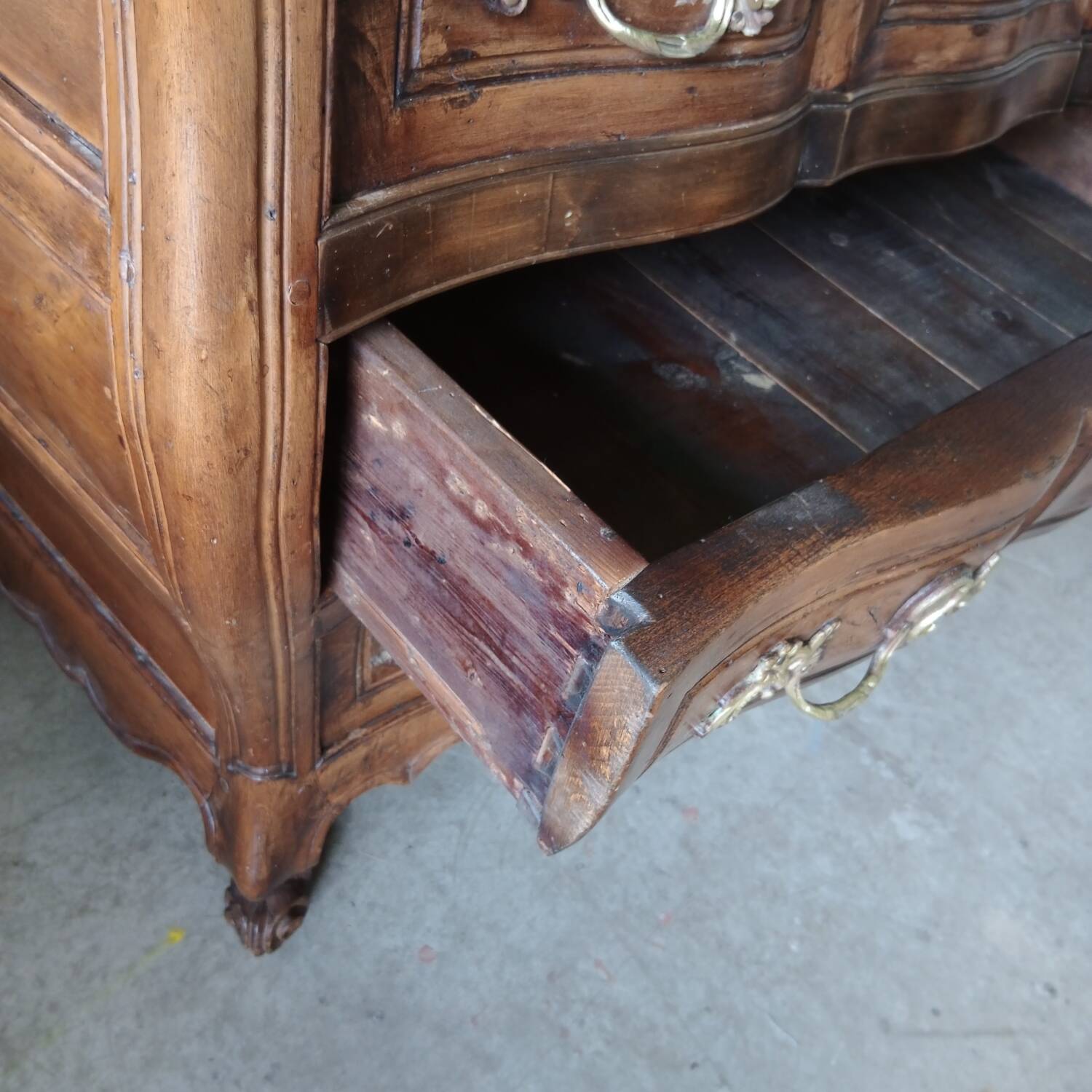 Commode tombeau bordelaise Louis XV