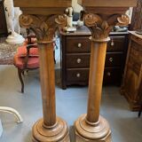 Pair of columns in light oak carved from the late 19th century, good quality, capital