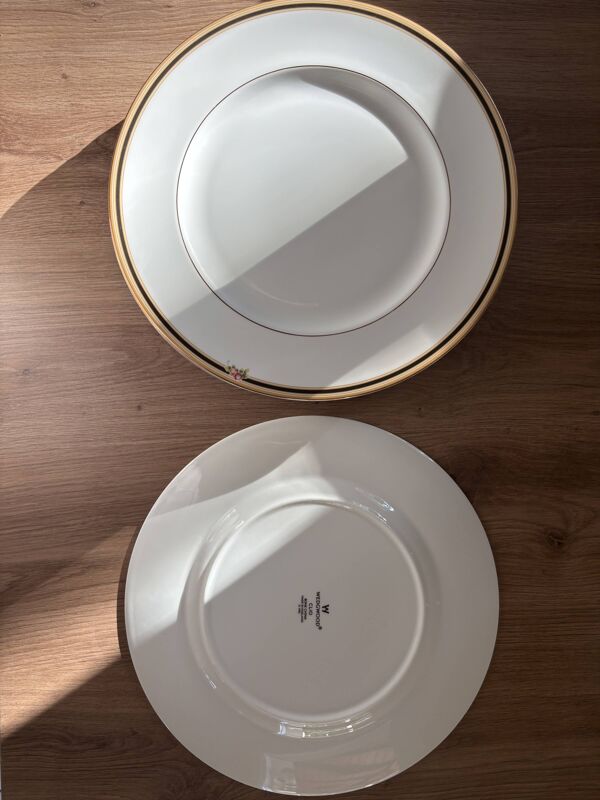 Grandes assiettes Wedgwood