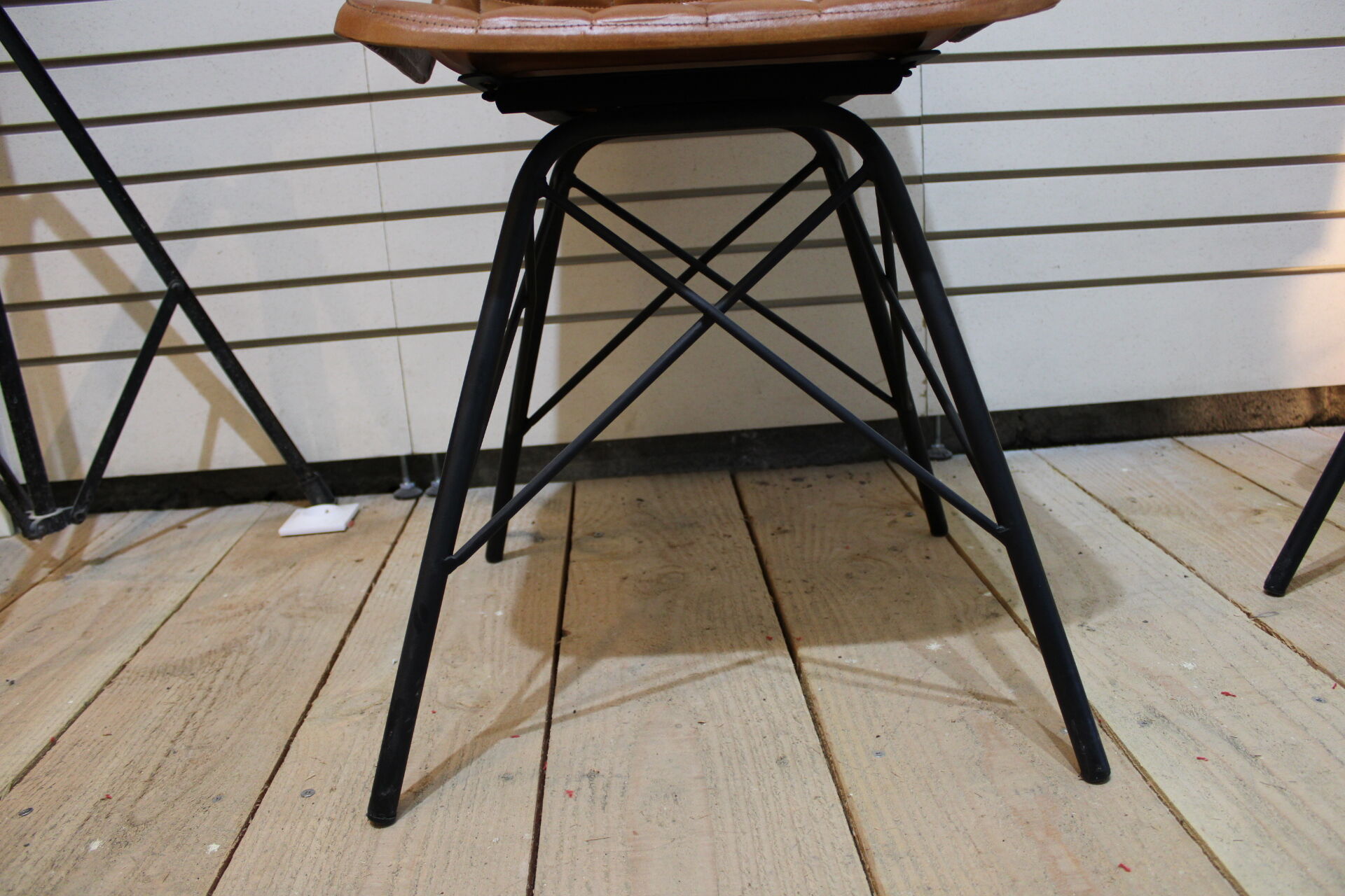 4 camel-coloured leather seating chairs