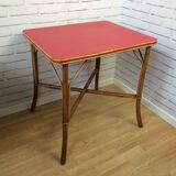 Rattan and scoubidou table