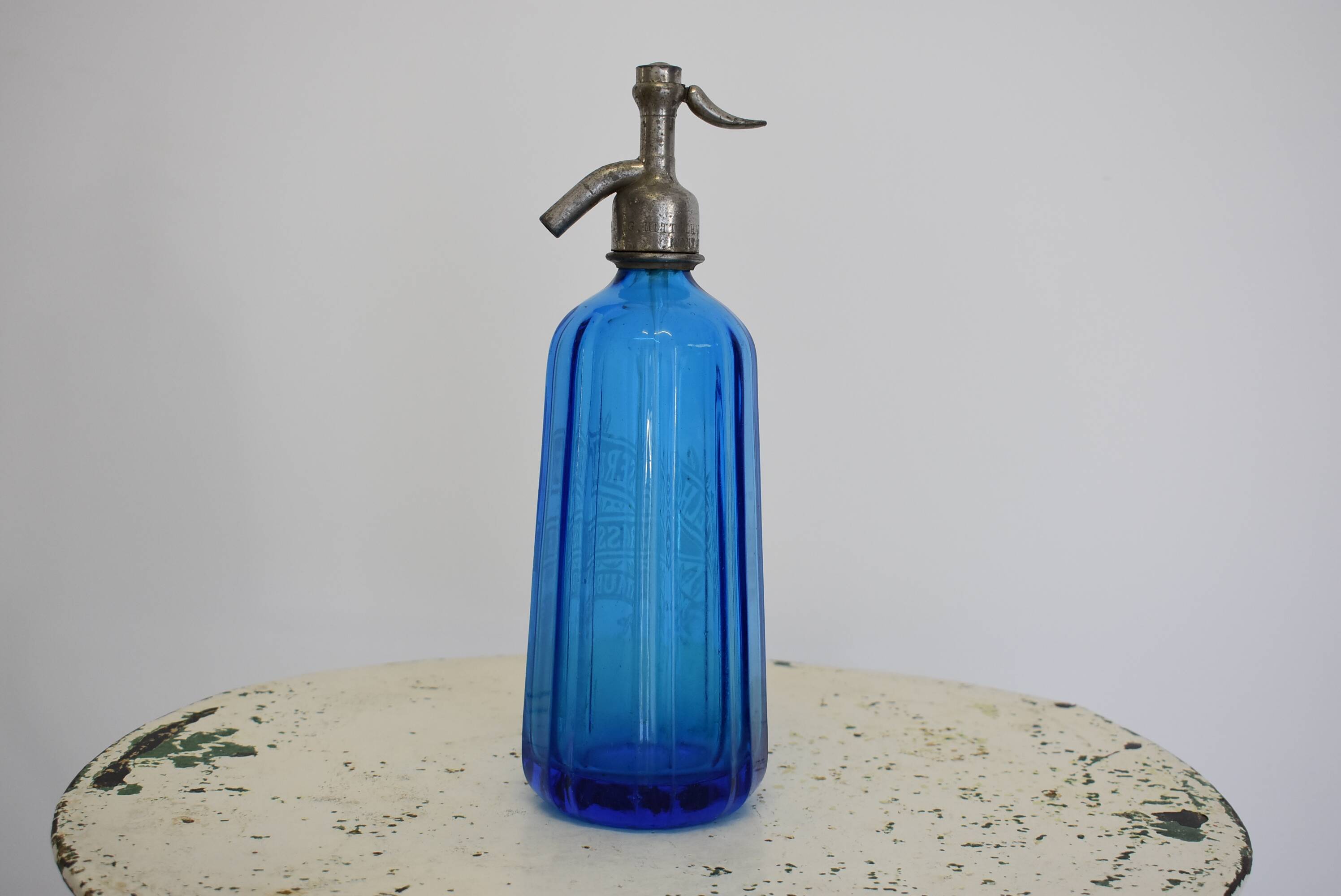 Blue water siphon Seltz brewery of Montauban