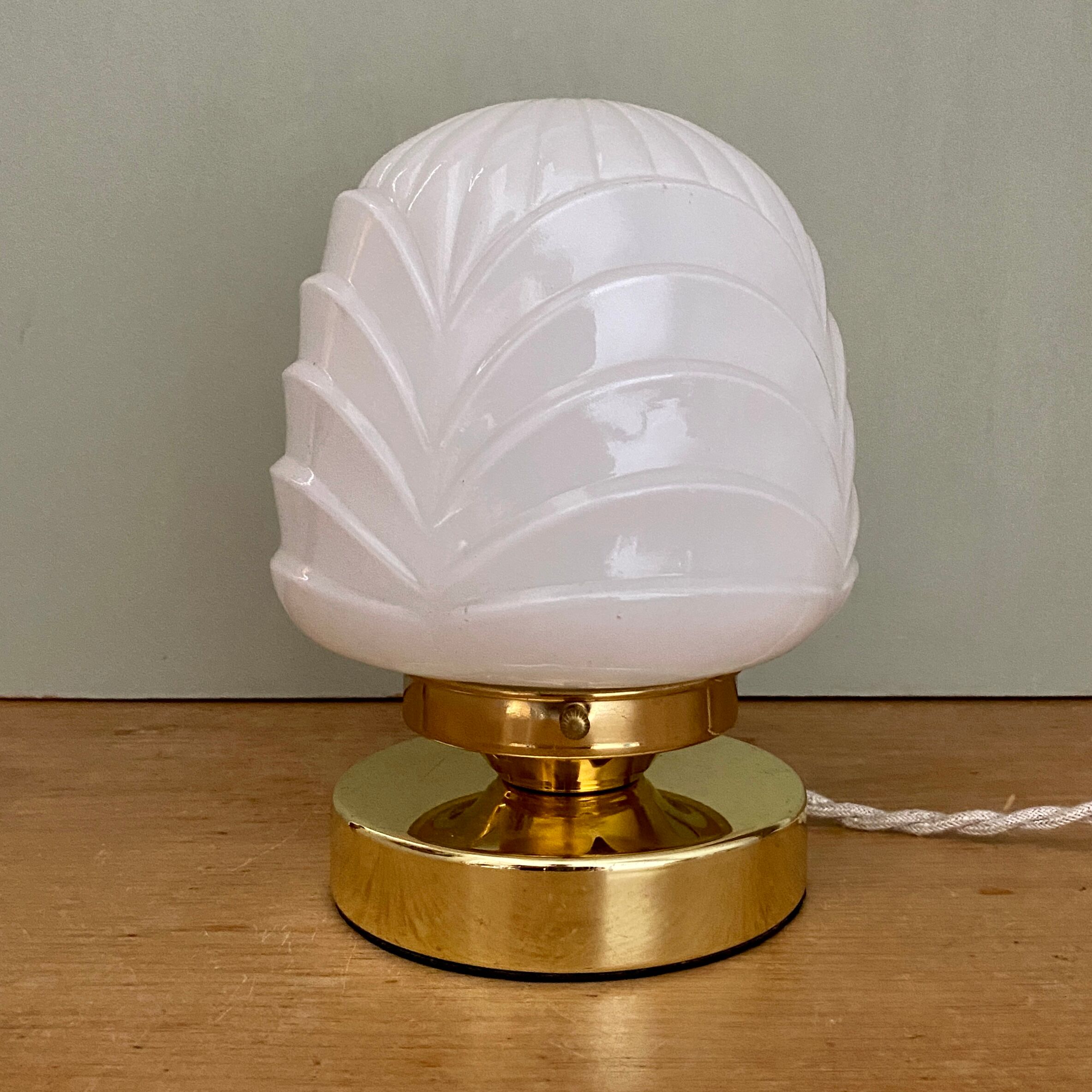 Vintage table lamp in white opaline