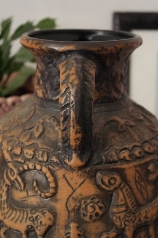 Vase cruche vintage jasba bas reliefs animaux fantastiques