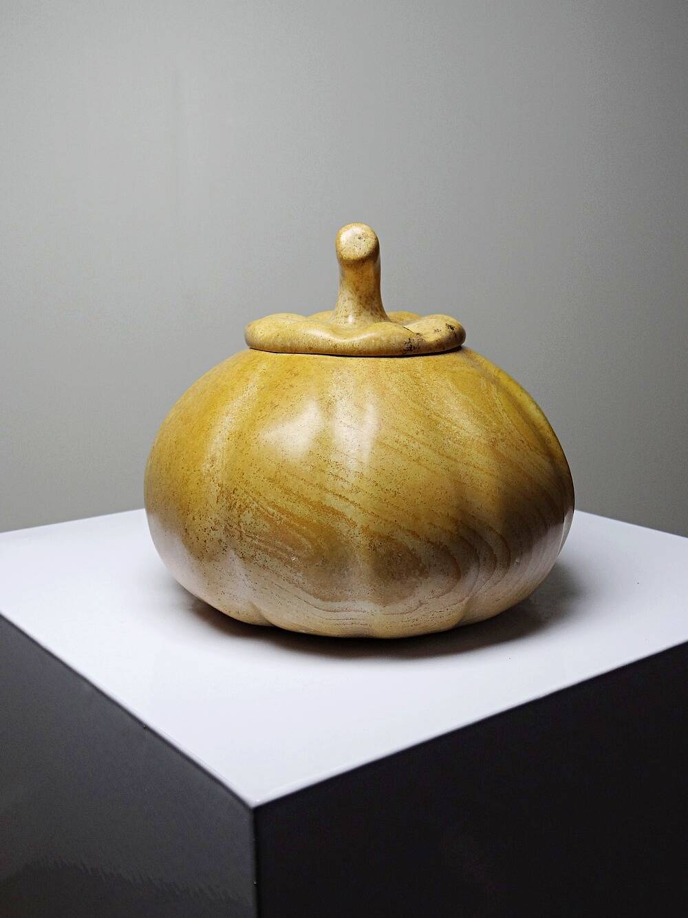 Vintage carved and polished stone box, pumpkin vintage craft 1980-1990