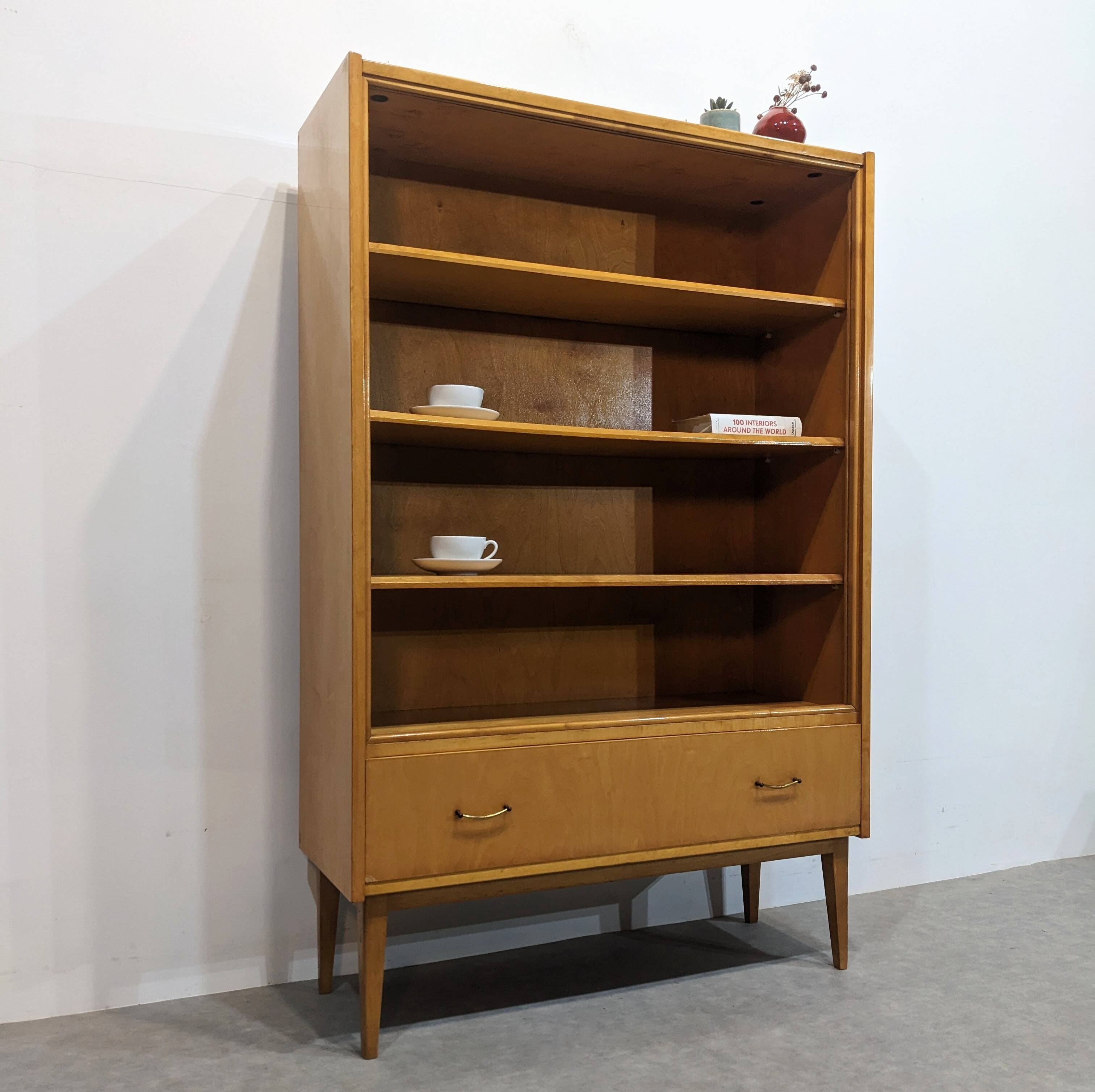 Showcase, Scandinavian library