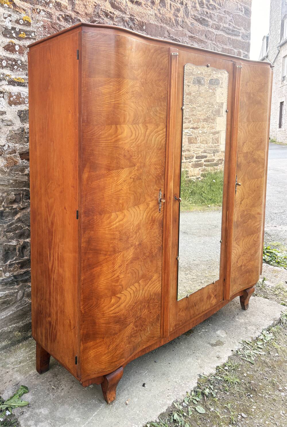 Art Deco wardrobe in flame walnut with central mirror – French elegance