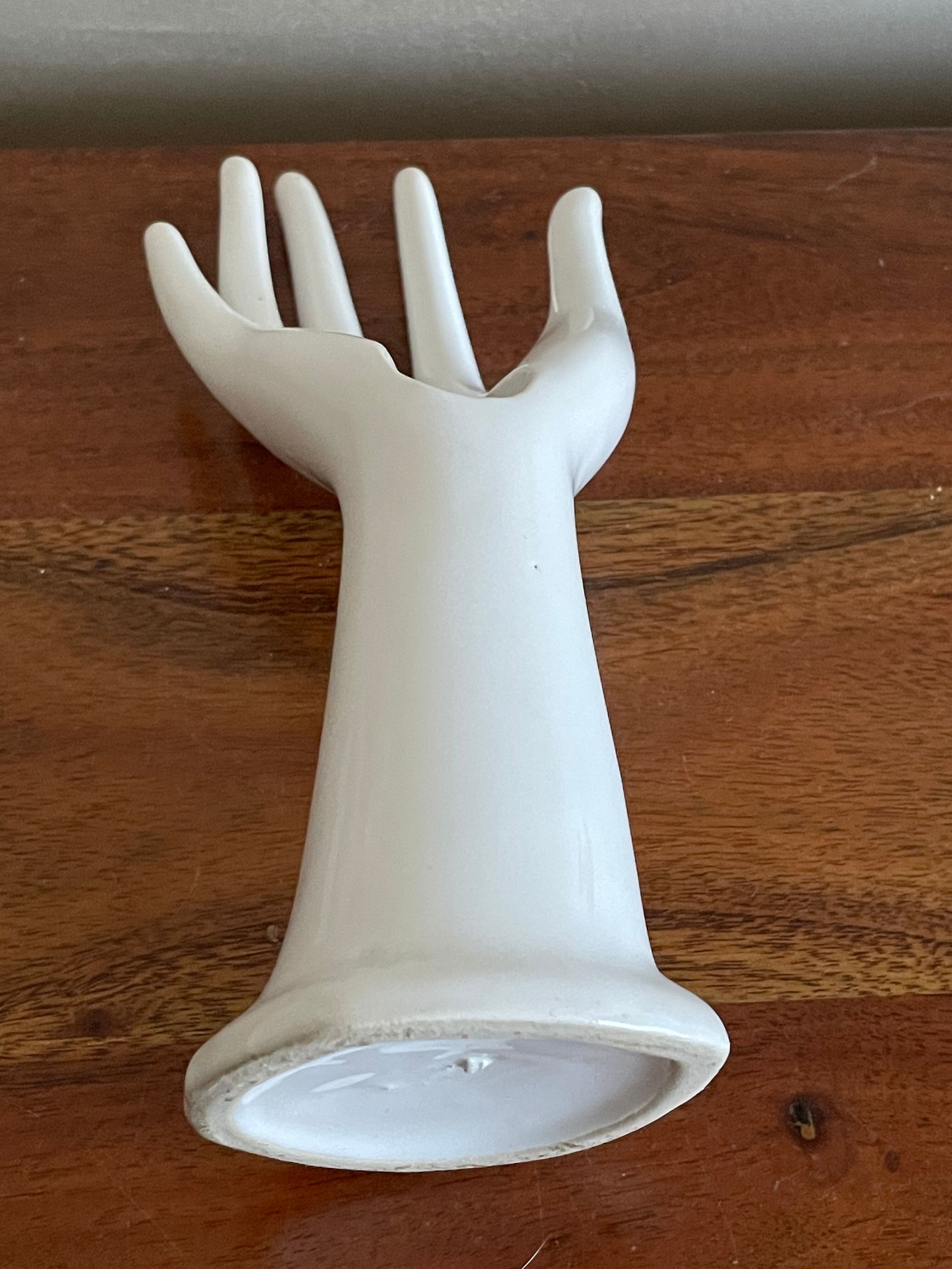 Ceramic hand baguier