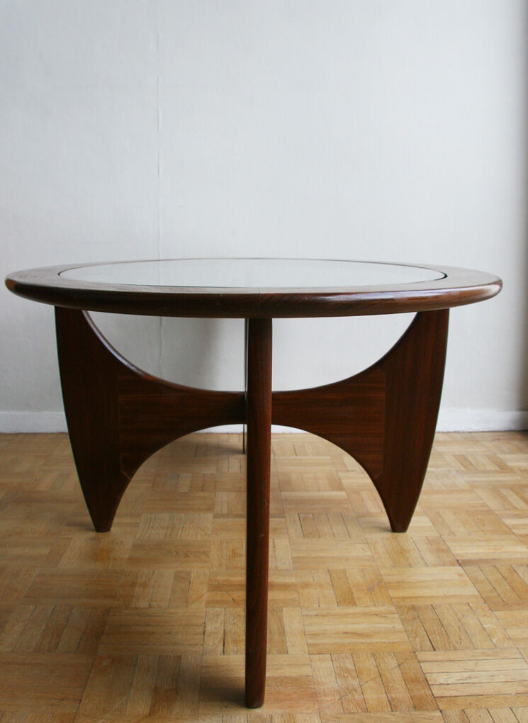 Table basse ovale Astro par Victor Wilkins  1960