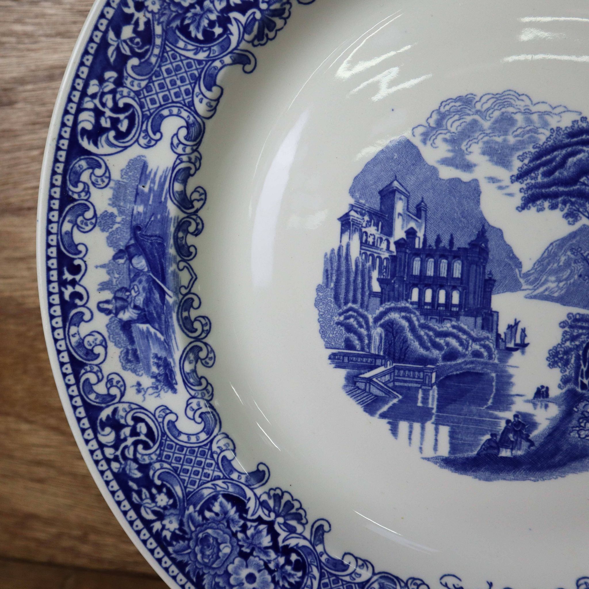 Plat rond creux Royal Sphinx Cambridge Holland