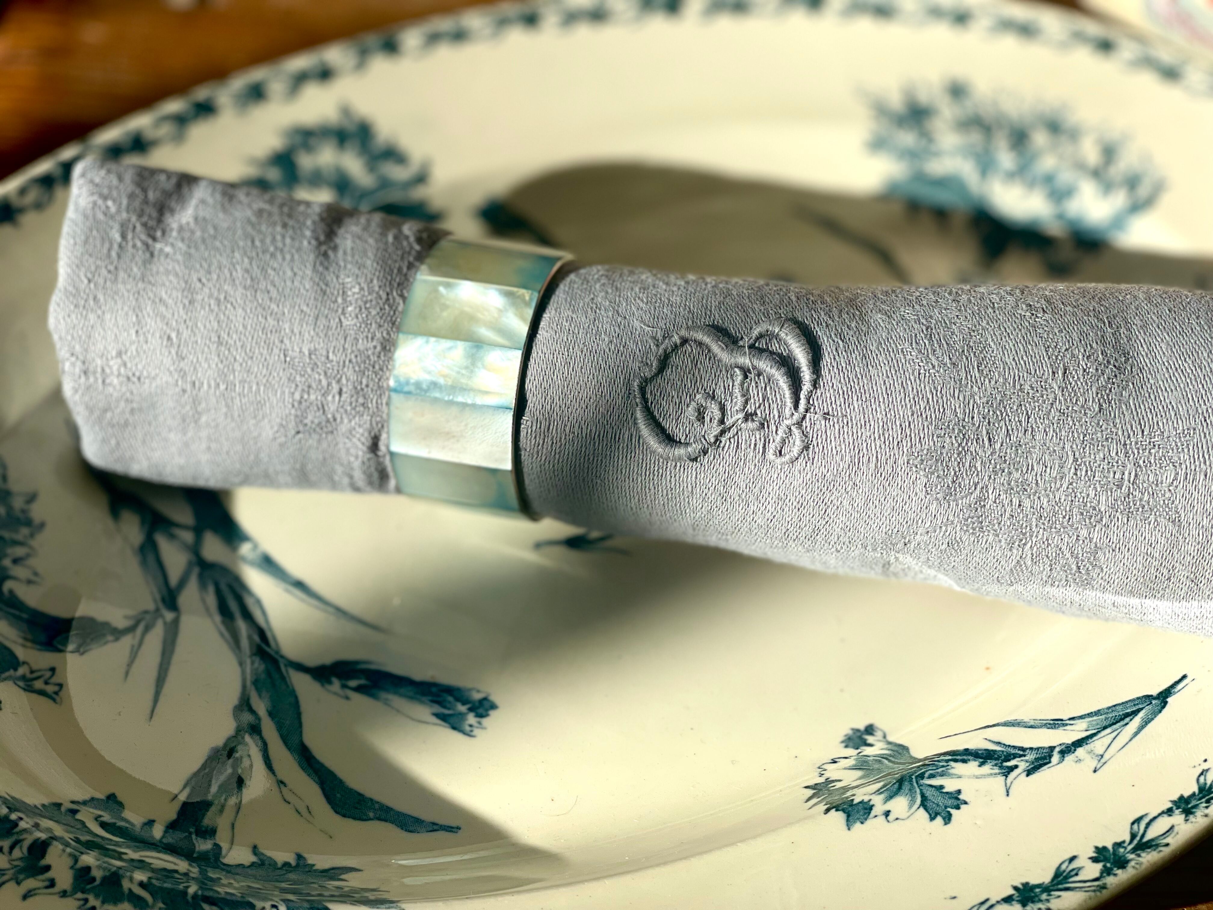 10 rounds of mother-of-pearl towels 1960