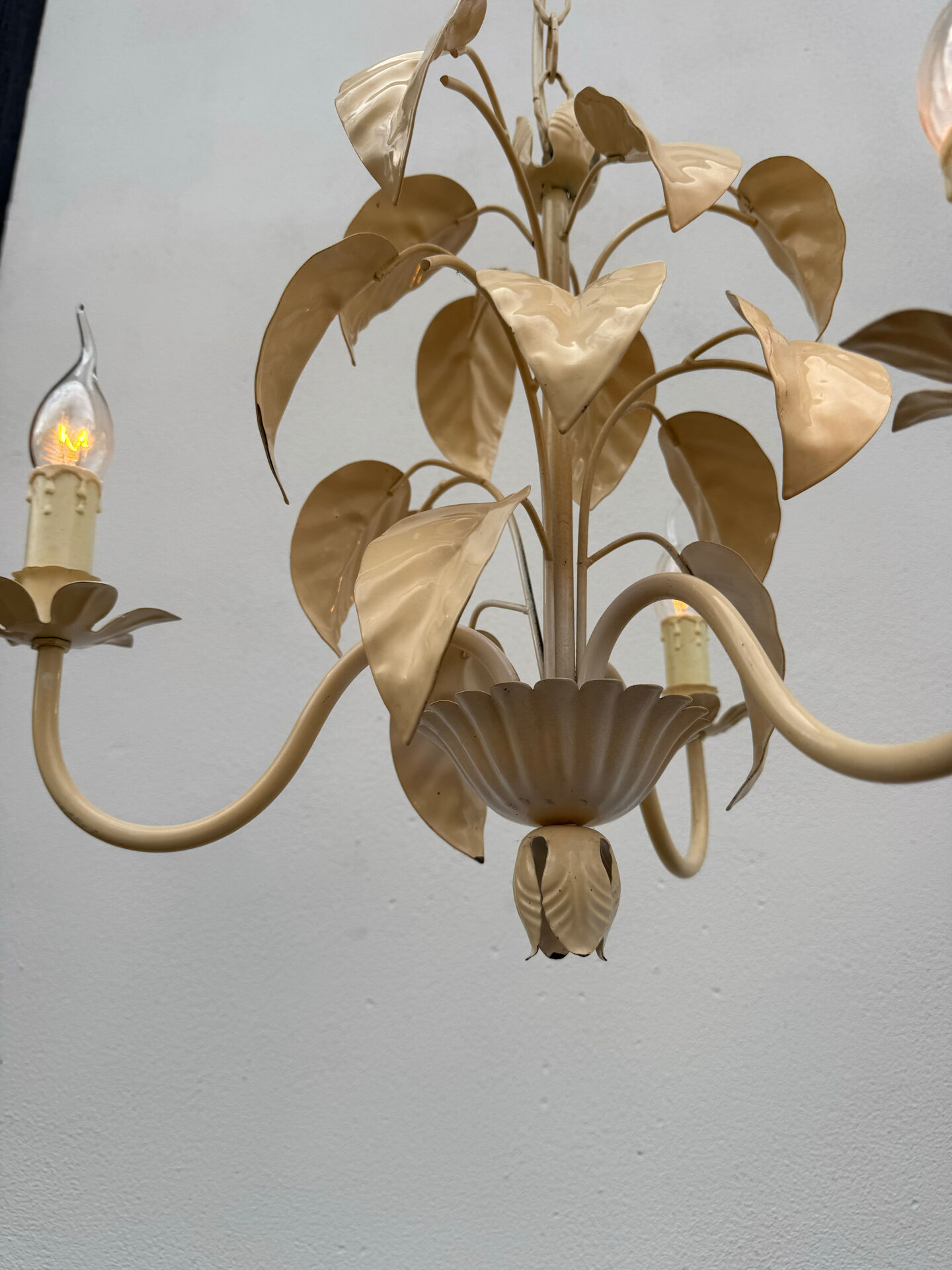 Lustre style florentin feuilles de tabac années 70