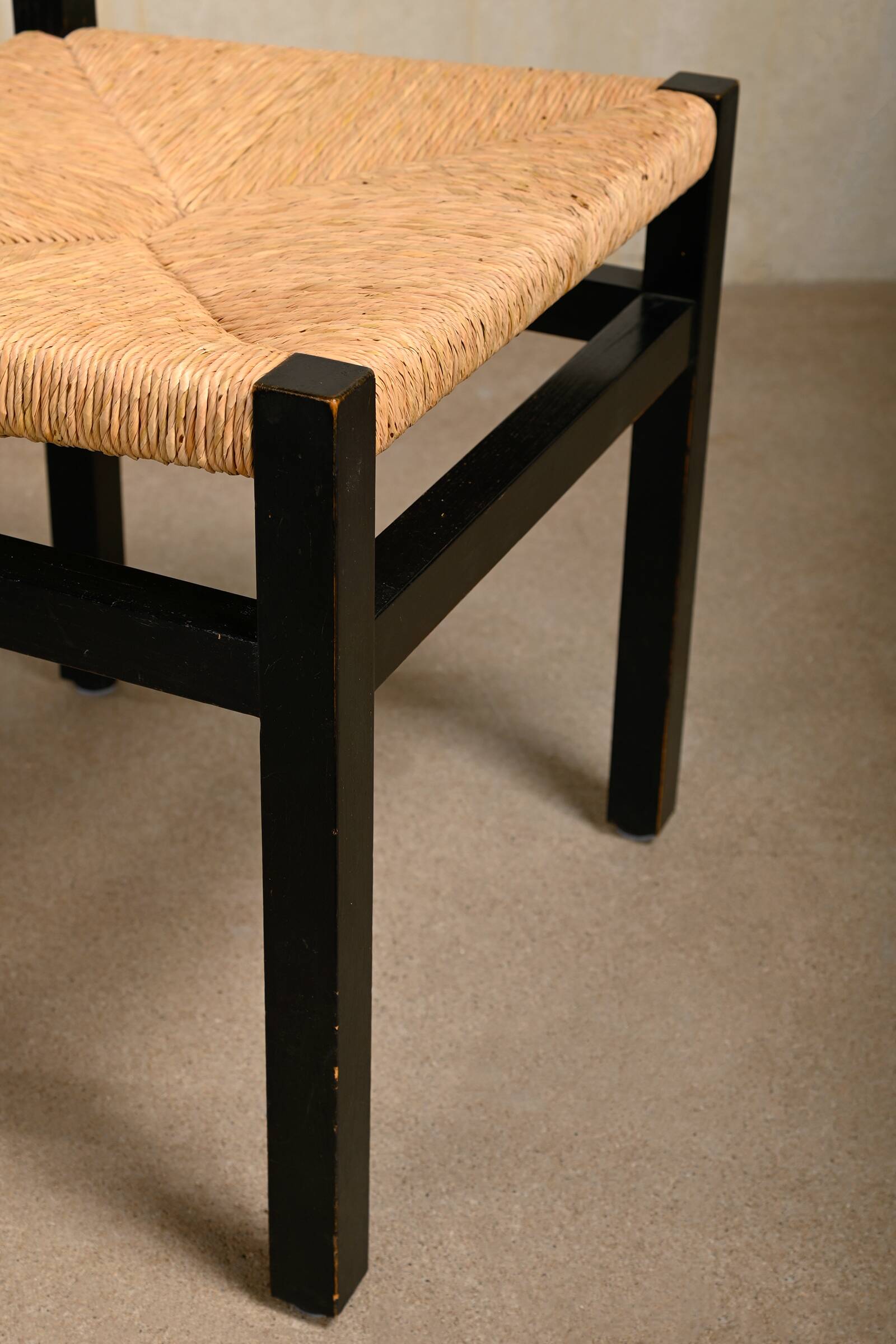 Martin Visser SE82 Chairs in Black Wood and hand woven Rush Seats for Spectrum