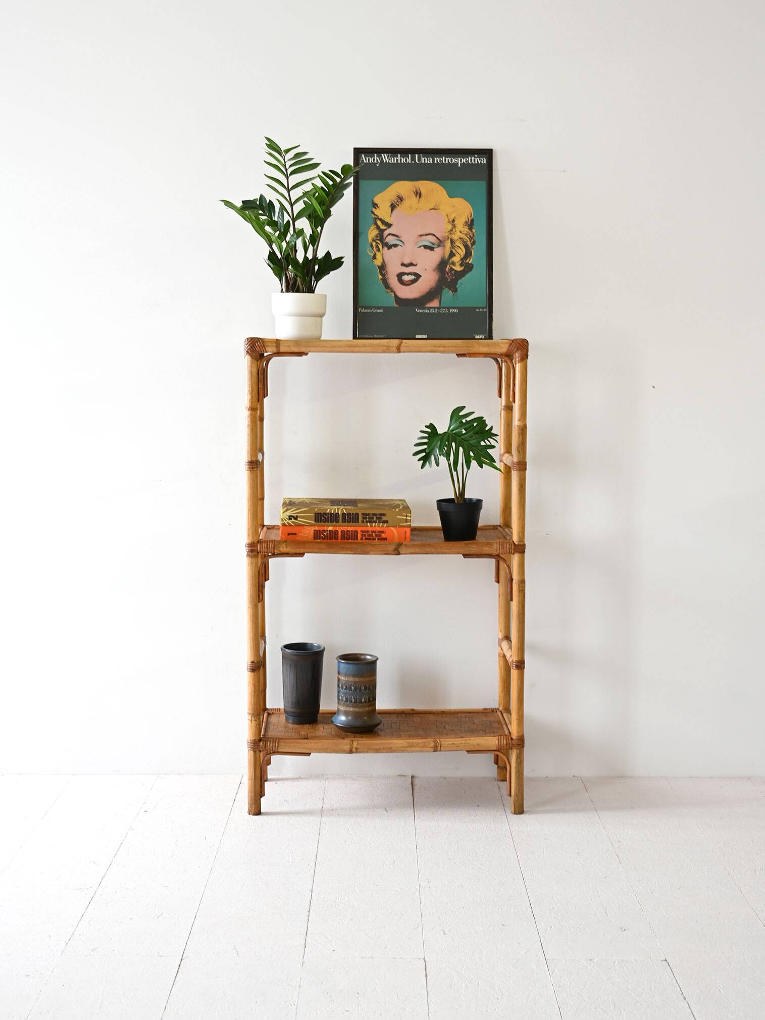 Bibliothèque vintage en bambou