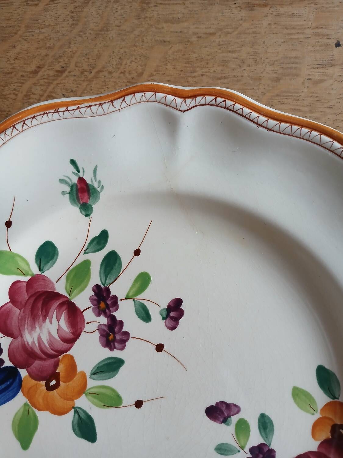 10 vintage Longchamp dinner plates
