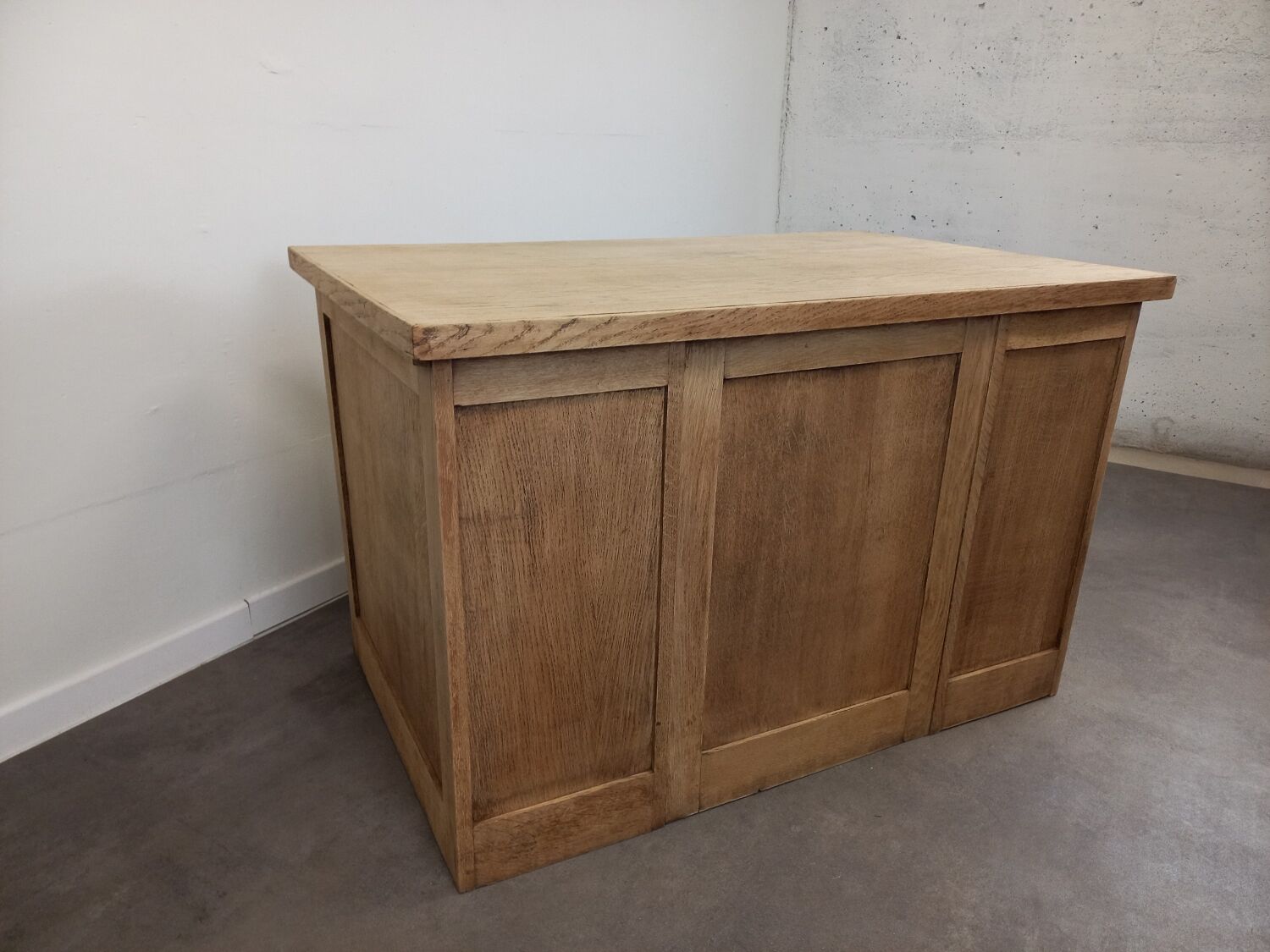 Desk with oak drawers