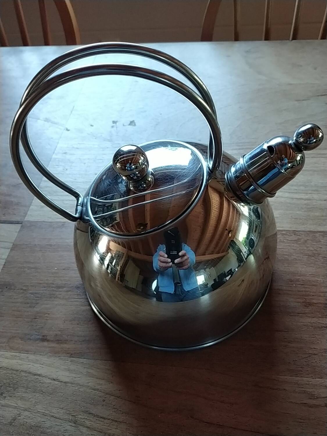 Demeyere 2.5 L whistling kettle.