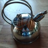 Demeyere 2.5 L whistling kettle.