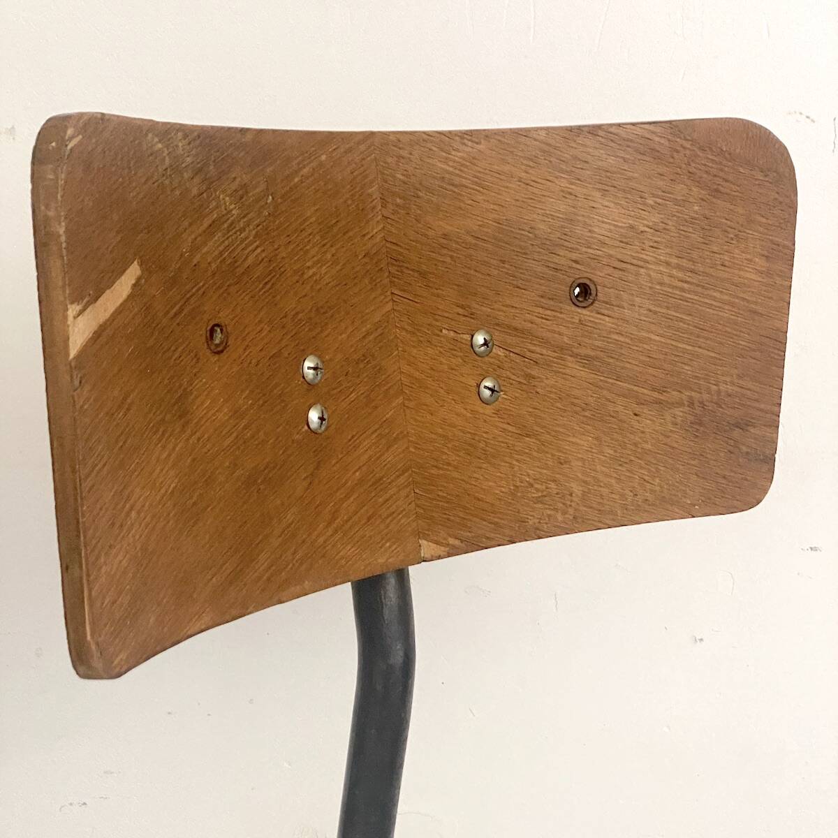 Industrial high stool, adjustable height