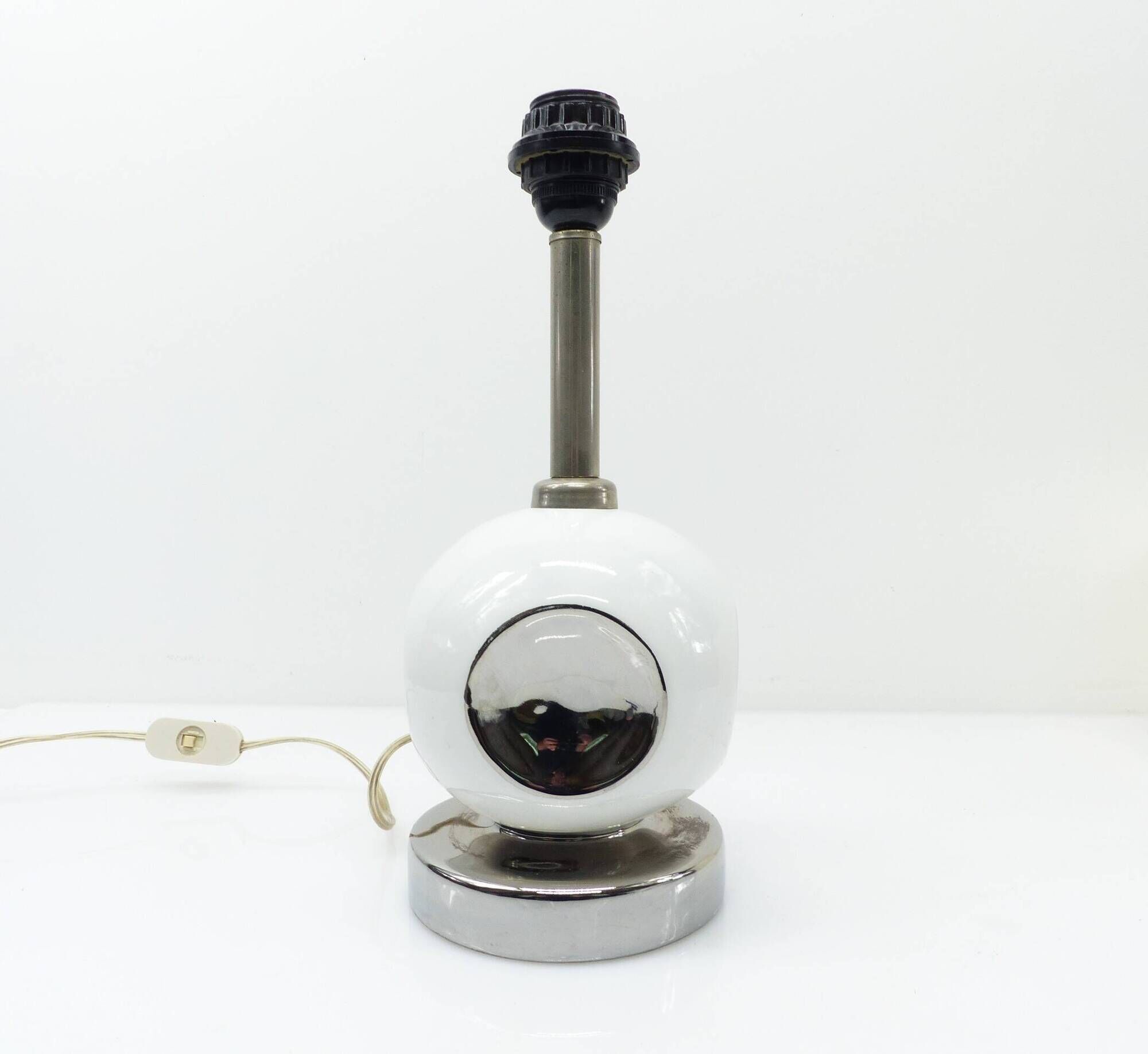 Pied de lampe Space Age en céramique blanche et chrome - 1970