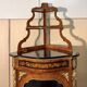 Encoignure galbée style Louis XIV en bois de rose et marquéterie