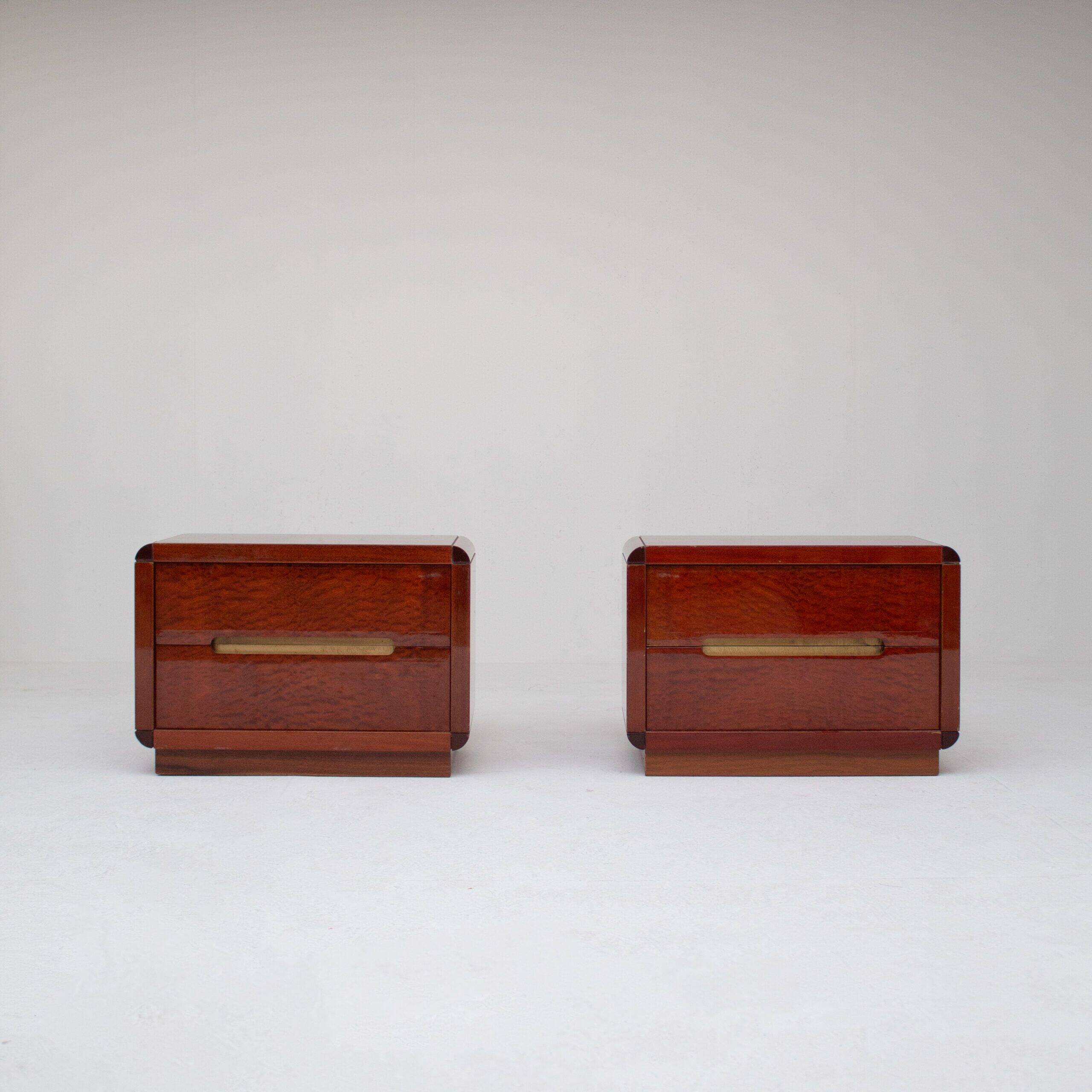 2 Italian nightstands in burlwood with brass handle