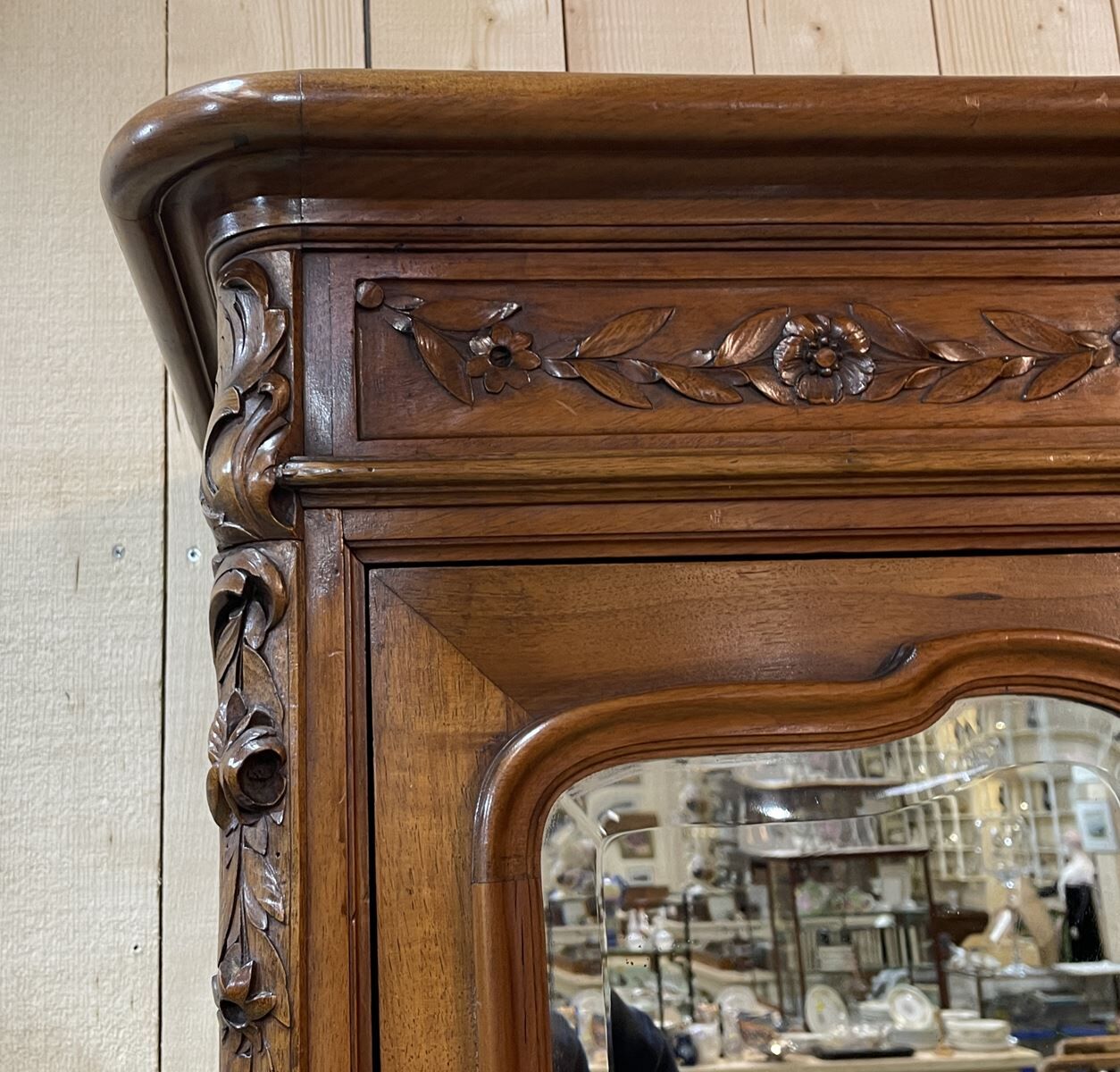 Armoire de chambre 3 portes  de style Louis XV début XXème en noyer - démontable