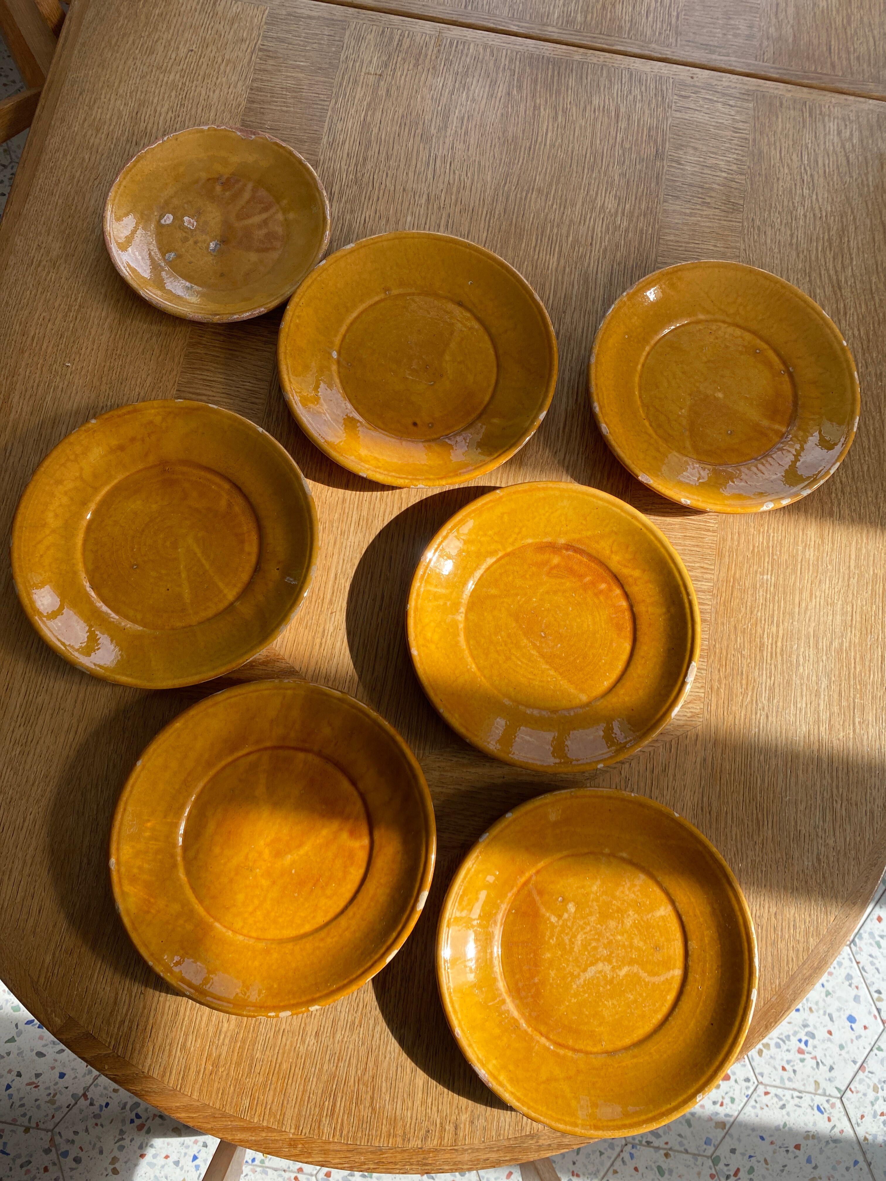 7 assiettes en terre vernissée Biot