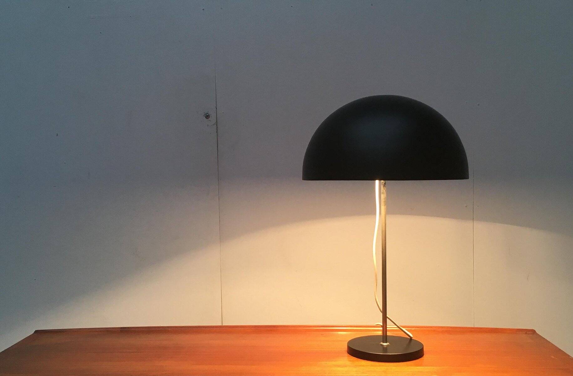 Mid-century minimalist table lamp