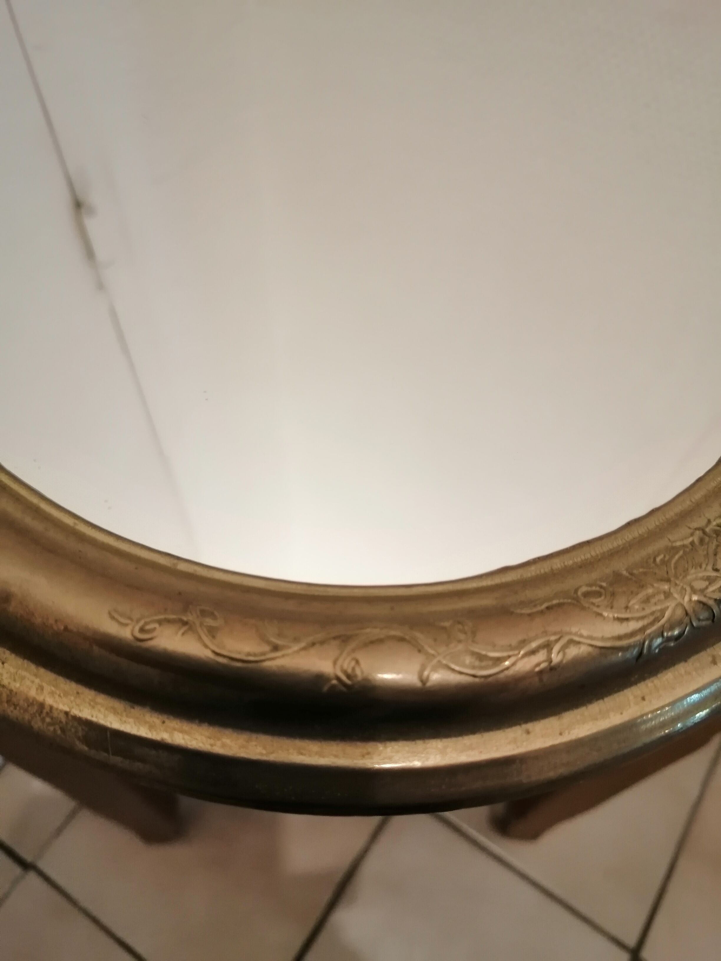 Oval mirror